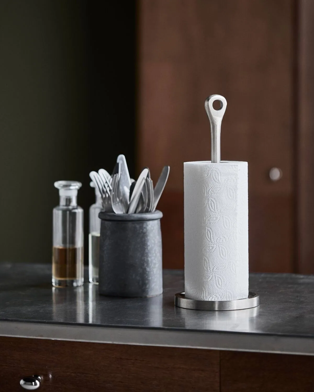Portarrollos de papel de cocina Eden, Plateado cepillado, 35,5 cm House Doctor