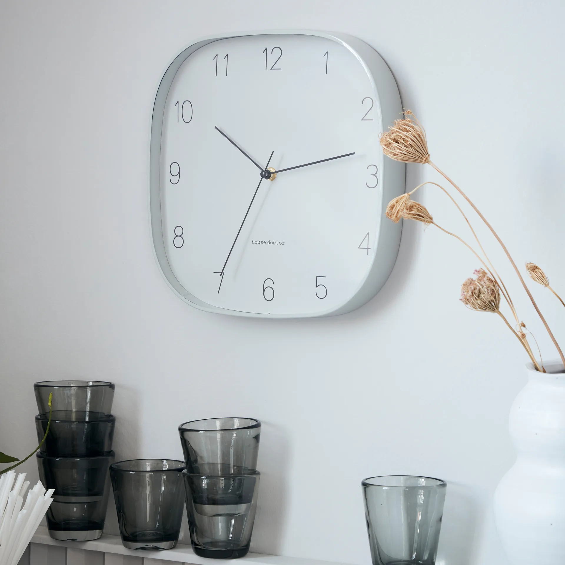 Reloj de pared Shape, gris House Doctor