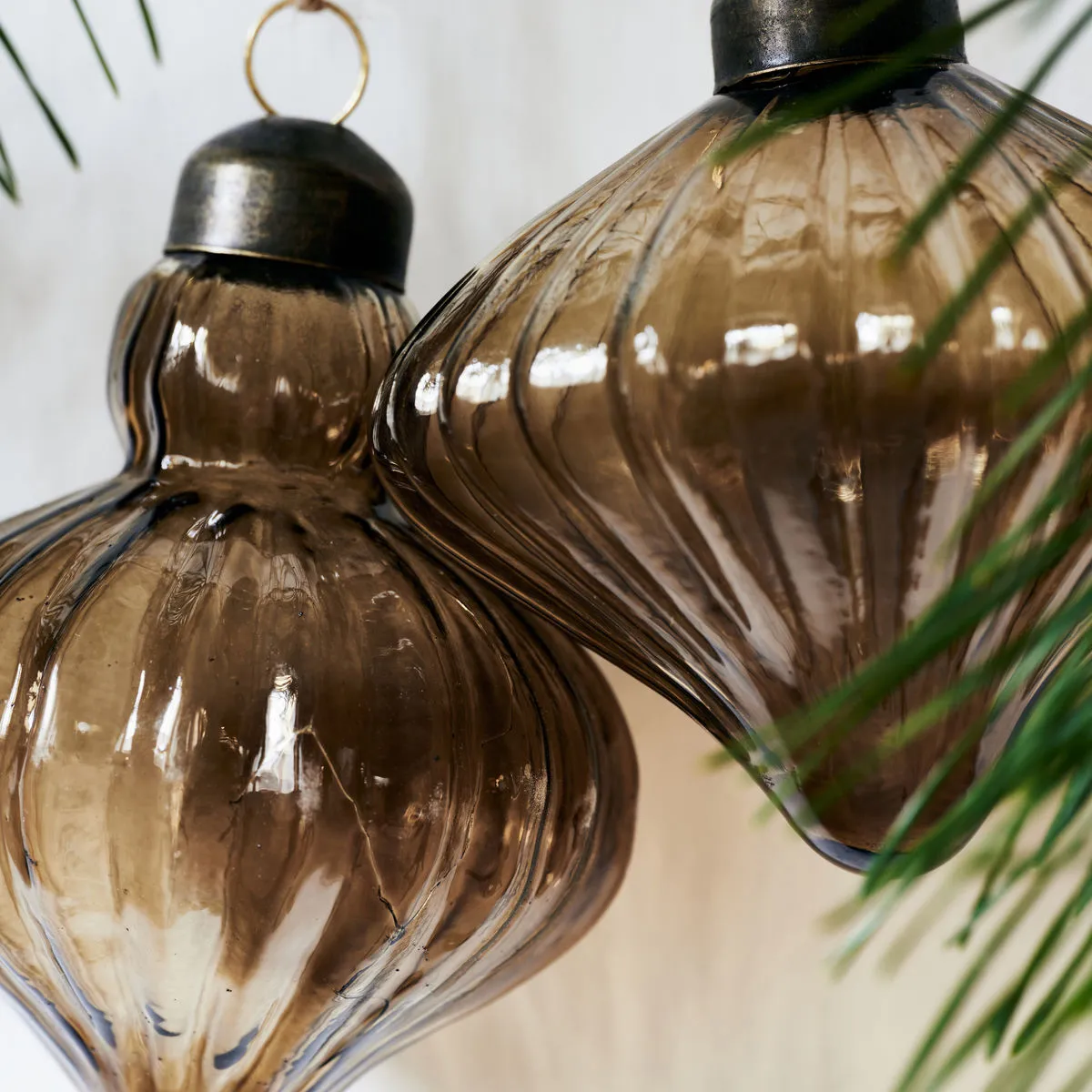 Set de 2 bolas para árbol de navidad Fluted Ø6,5 cm, Amber House Doctor