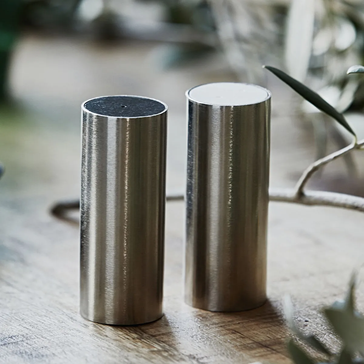 Set de salero y pimentero Tall, plata House Doctor