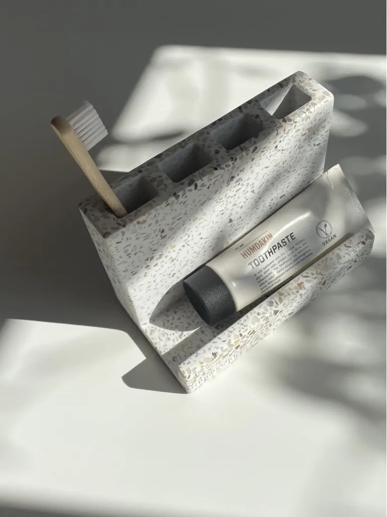 Vaso para cepillo de dientes Humdakin Terrazzo, Red-beige Humdakin