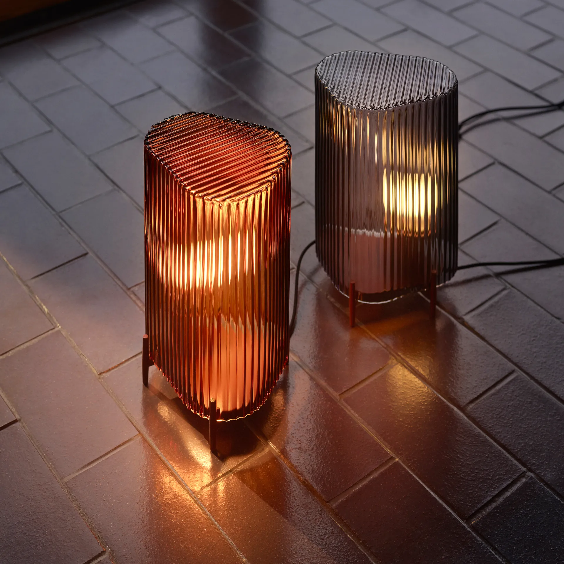 Lámpara Putki 34x20,5 cm, gris Iittala