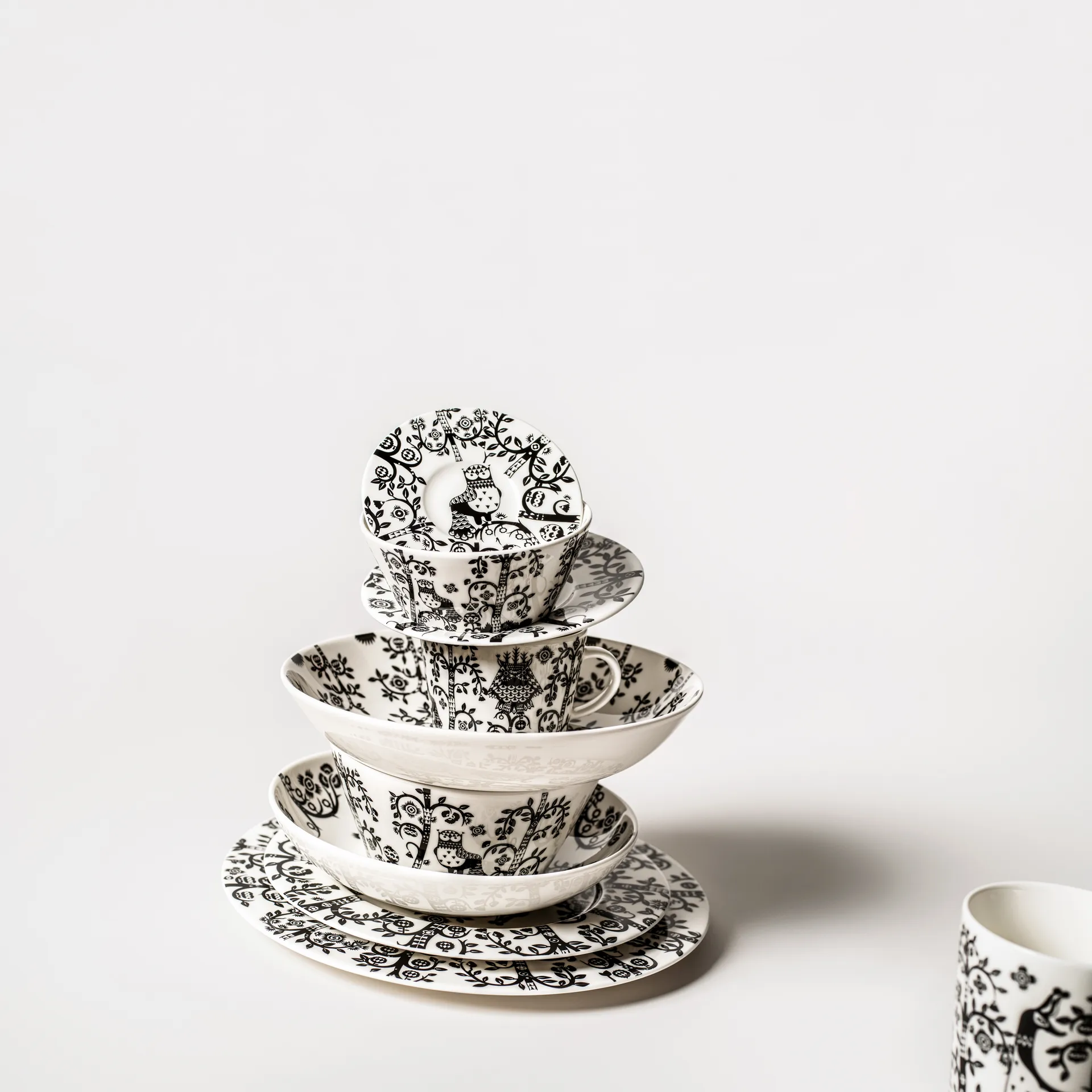 Plato Taika Ø16 cm, Negro Iittala