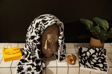Toalla de baño Oiva Toikka Cheetah 70x140 cm - negro-blanco - Iittala
