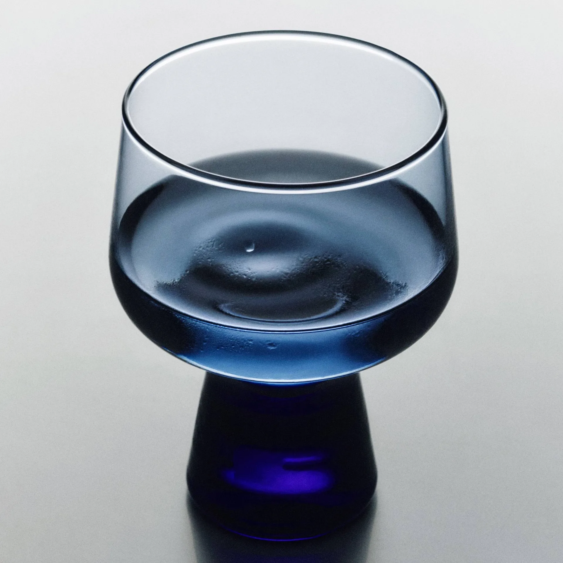 Vaso con pie Solare 29 cl, 2-pack, Lluvia Iittala