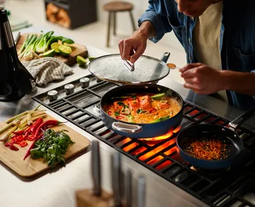 Cacerola antiadherente con tapa Space Ø28 cm - Azul - Joseph Joseph