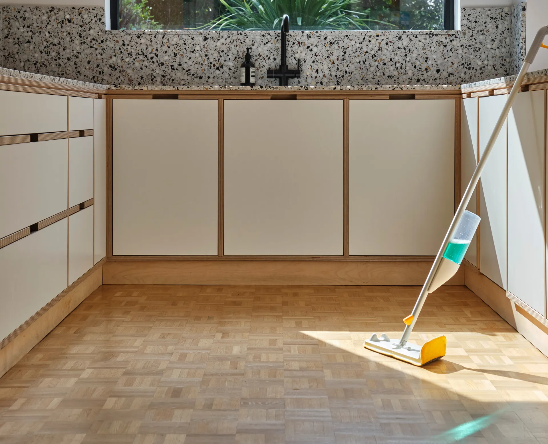 Cleantech mopa de suelo 2-en-1 con fregado, Light Stone Joseph Joseph