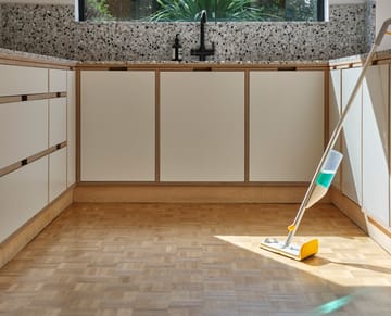 Cleantech mopa de suelo 2-en-1 con fregado - Light Stone - Joseph Joseph