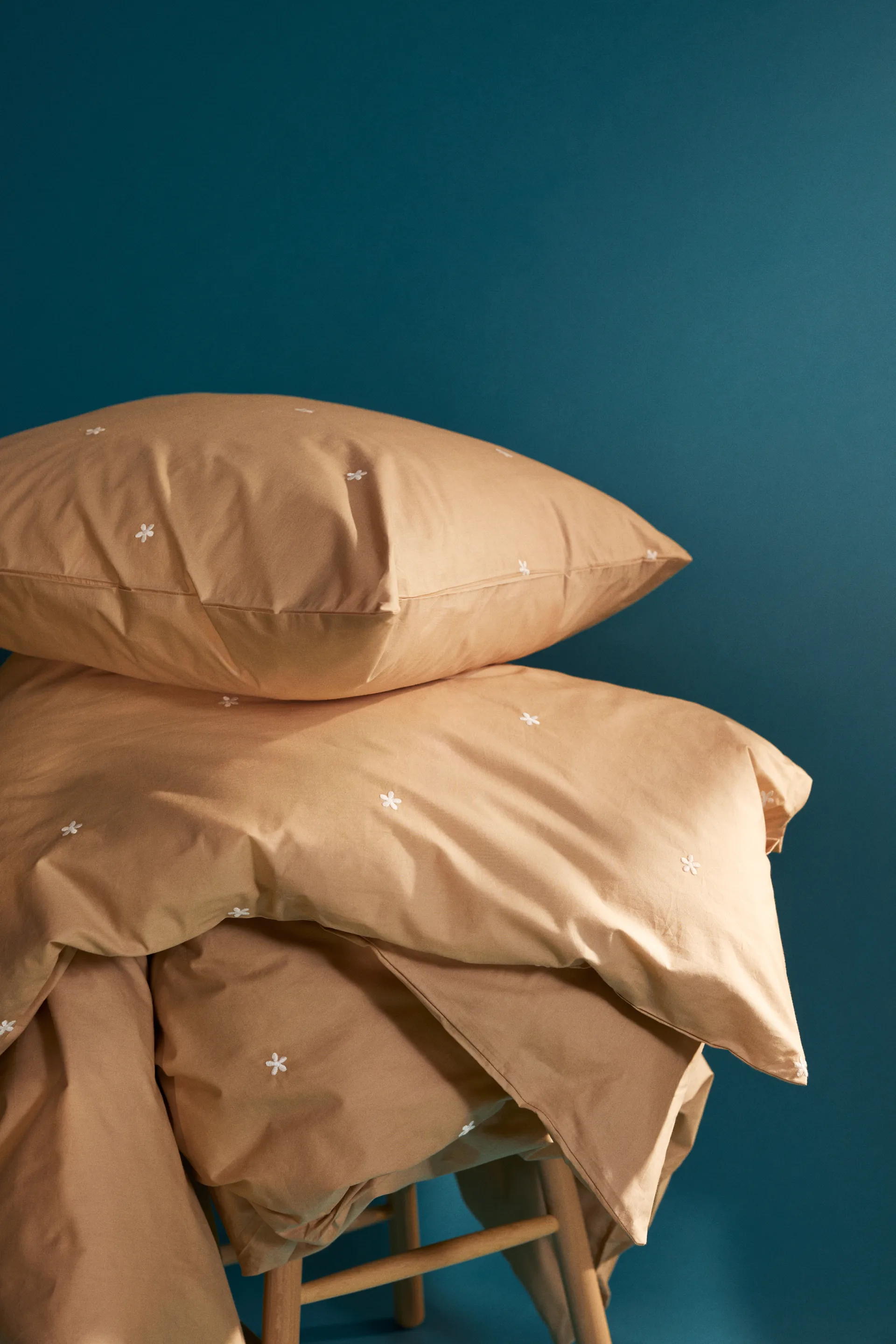 Juego de cama Daisy 150x210 cm, Sand-blanco Juna