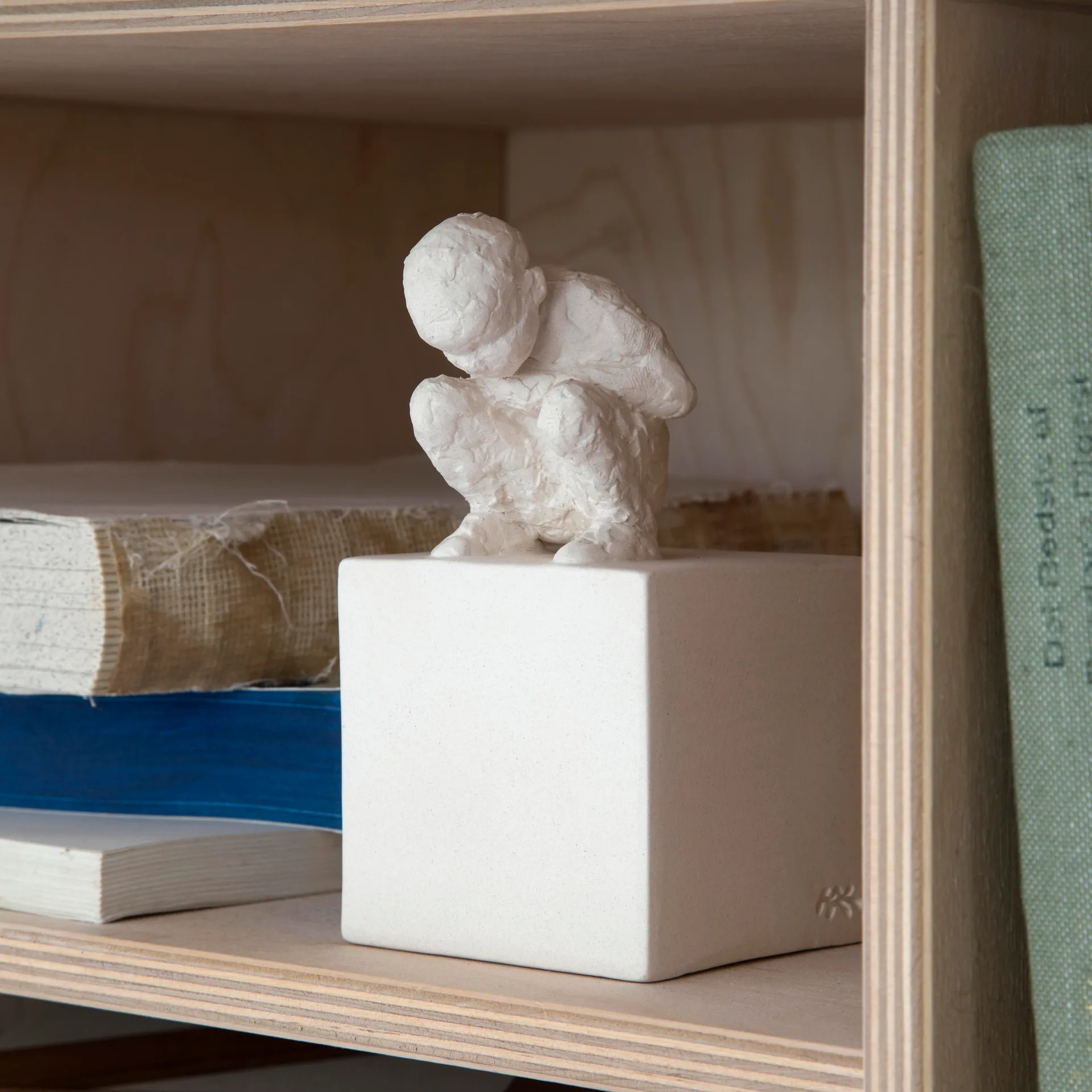 Escultura con mensaje Character, The curious one Kähler