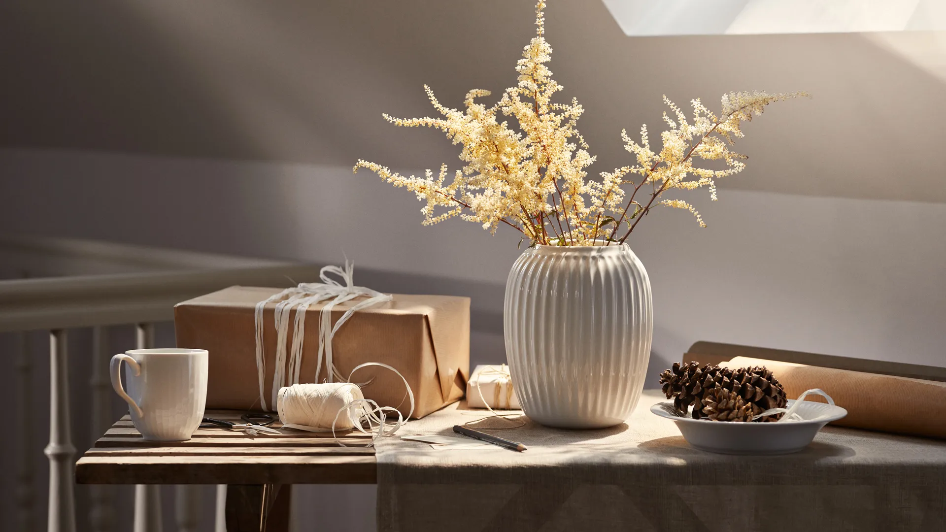 Florero Hammershøi mediano, blanco Kähler