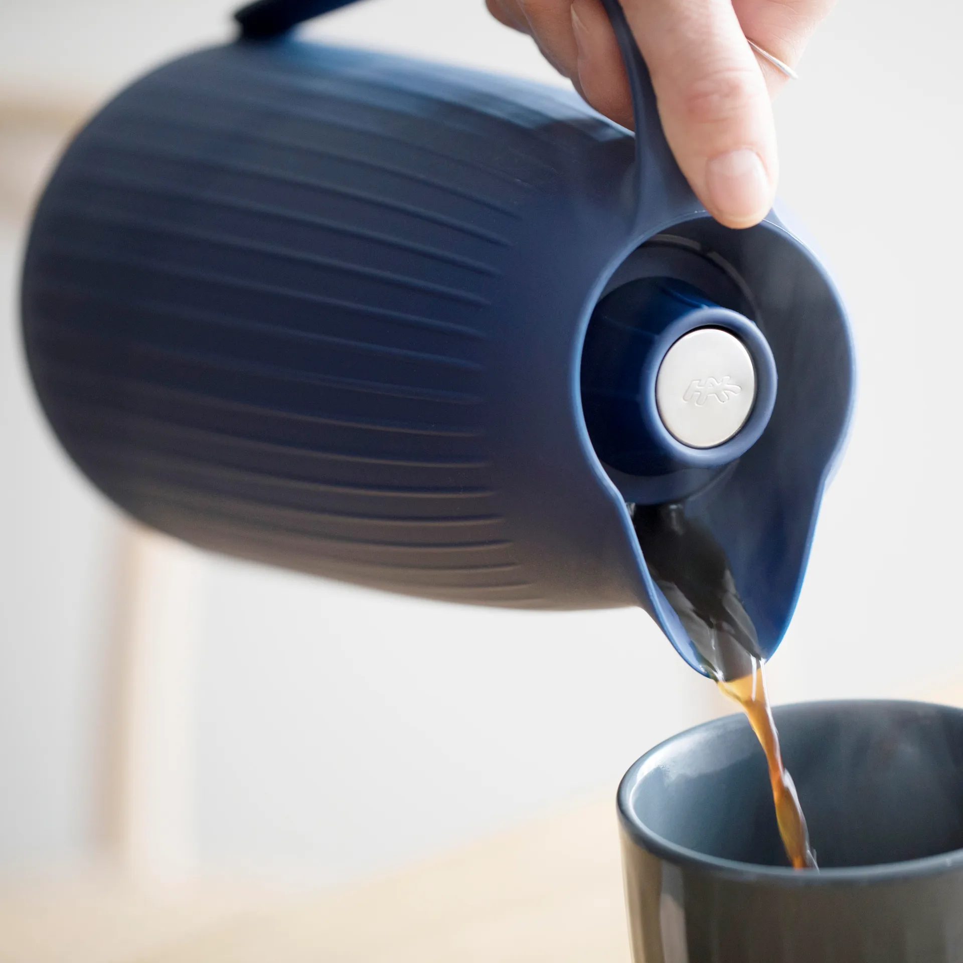 Jarra termo Hammershøi, indigo (azul oscuro) Kähler