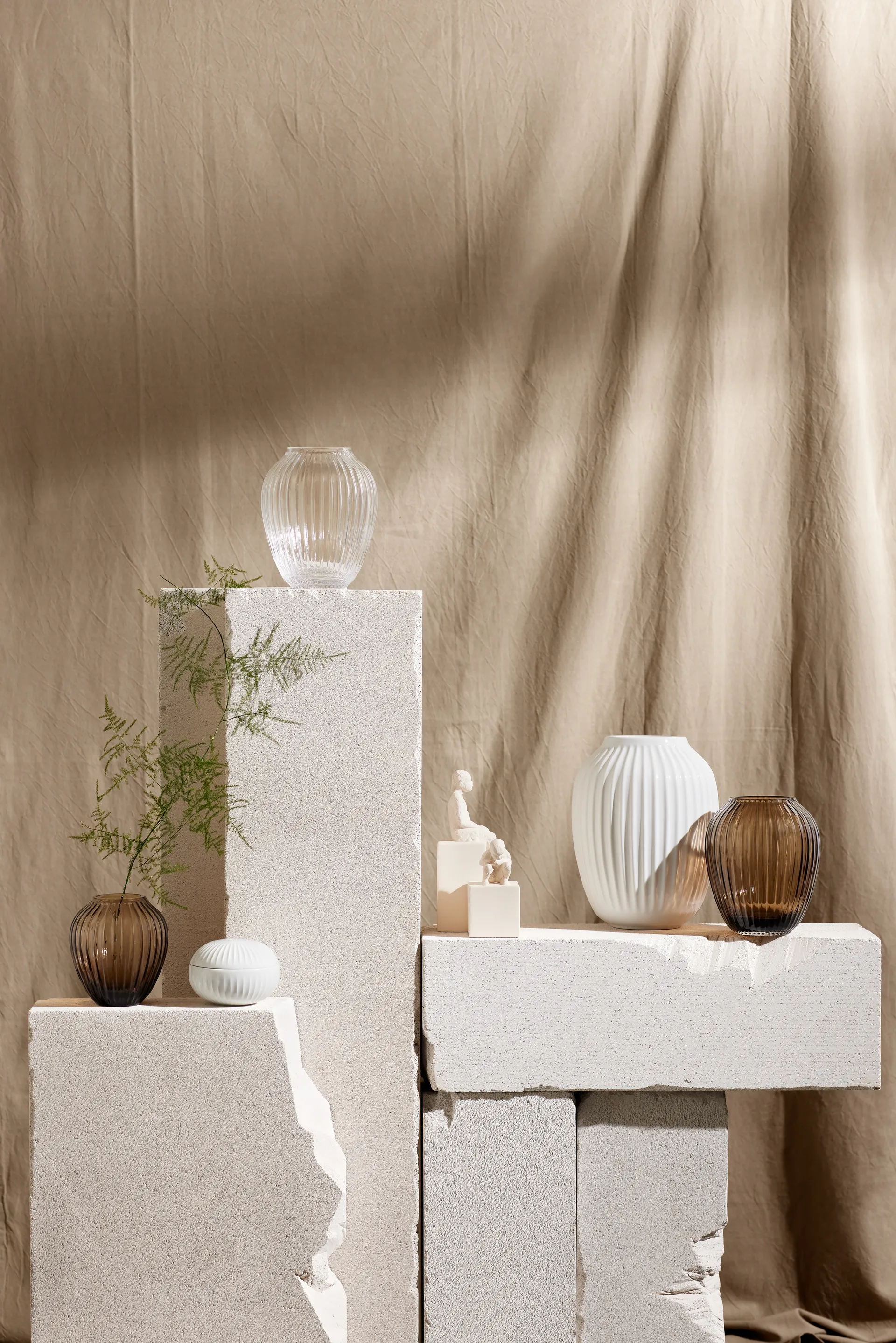 Jarrón de vidrio Hammershøi 18,5 cm, nogal Kähler