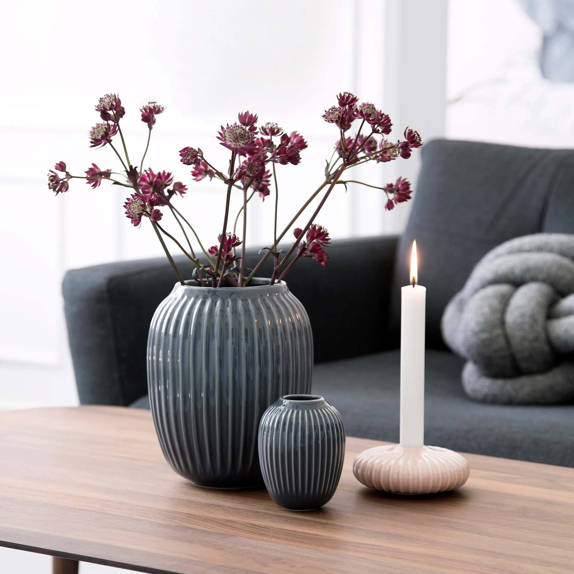Jarrón Hammershøi, Gris antracita, mediano 21 cm Kähler