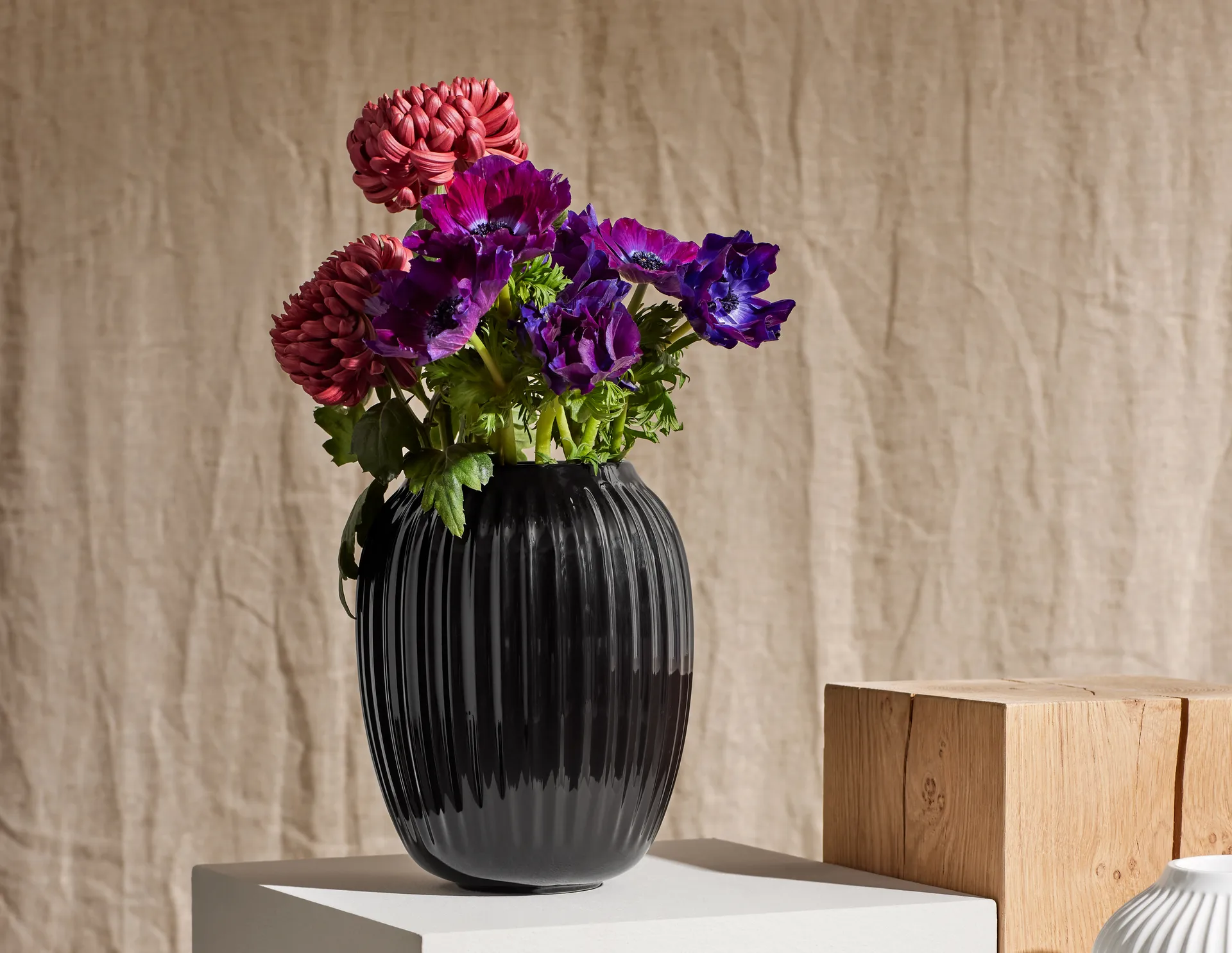 Jarrón Hammershøi, Negro, mediano 21 cm Kähler