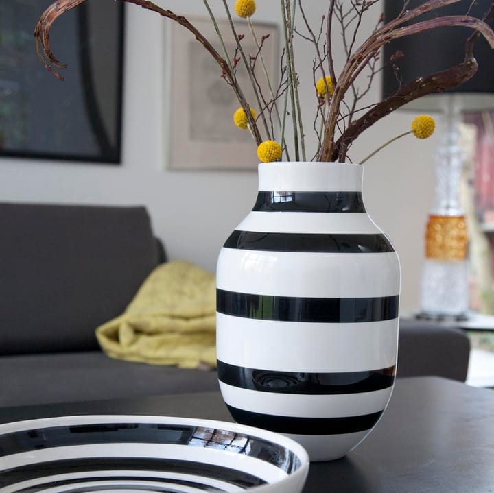 Jarrón Omaggio 30,5cm, negro Kähler