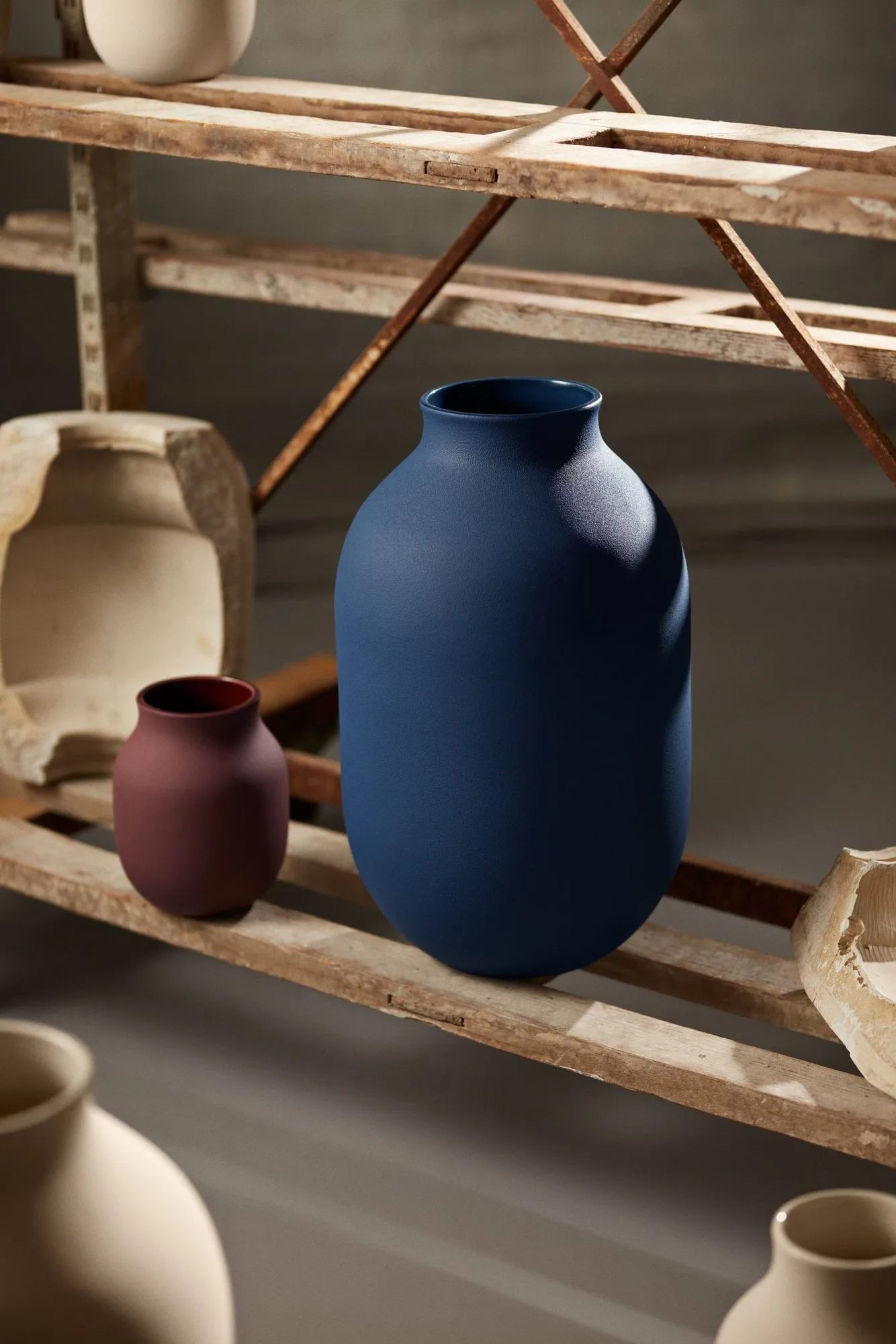 Jarrón Studio Omaggio, Azul, 50 cm Kähler
