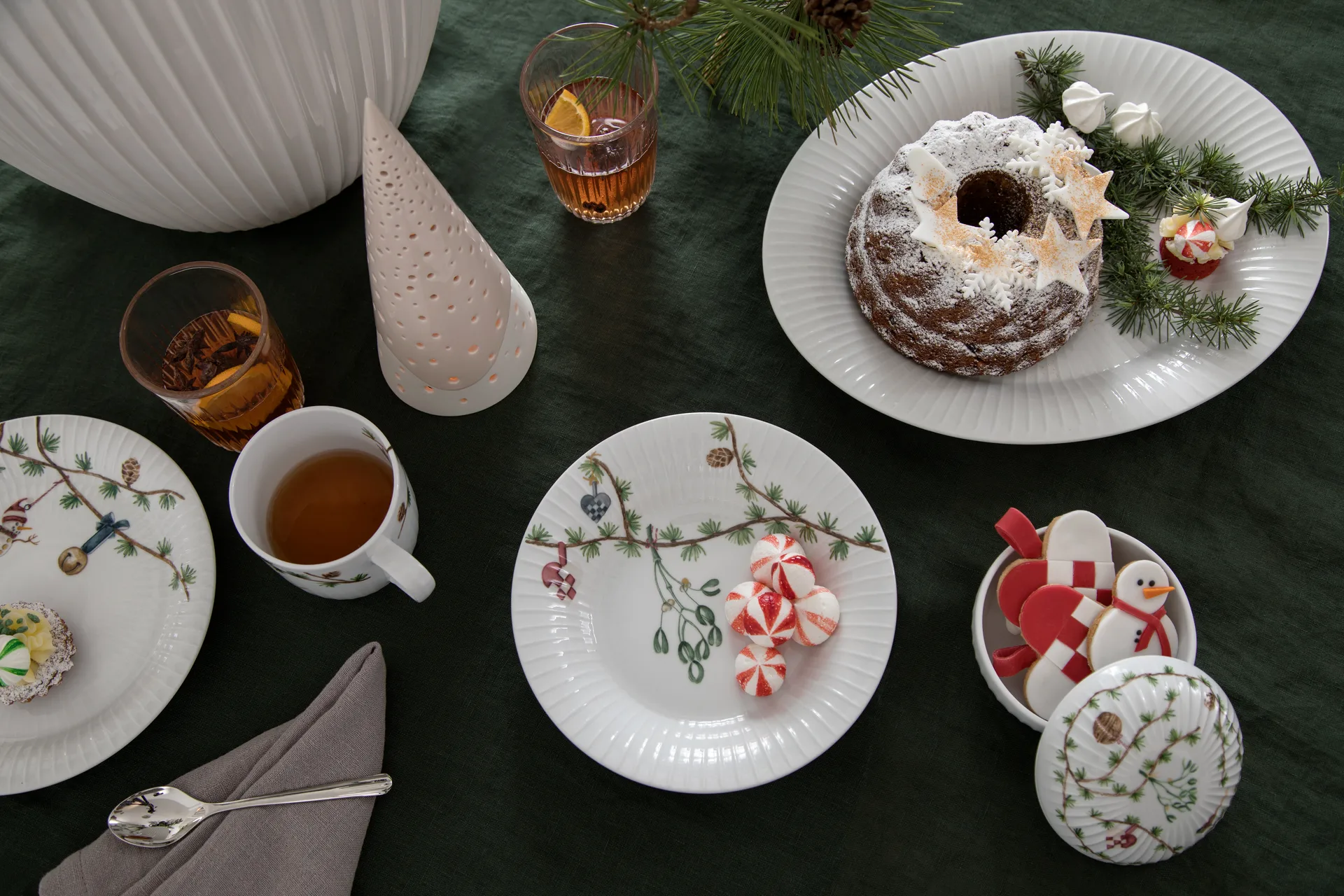 Vajilla navideña de porcelana set Hammershøi Christmas 18 piezas Kähler