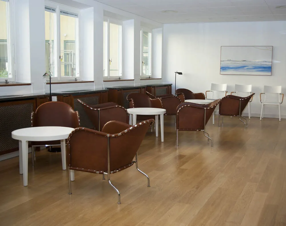 Butaca Bruno, Cuero de grano completo marrón vintage - base de cromo Källemo