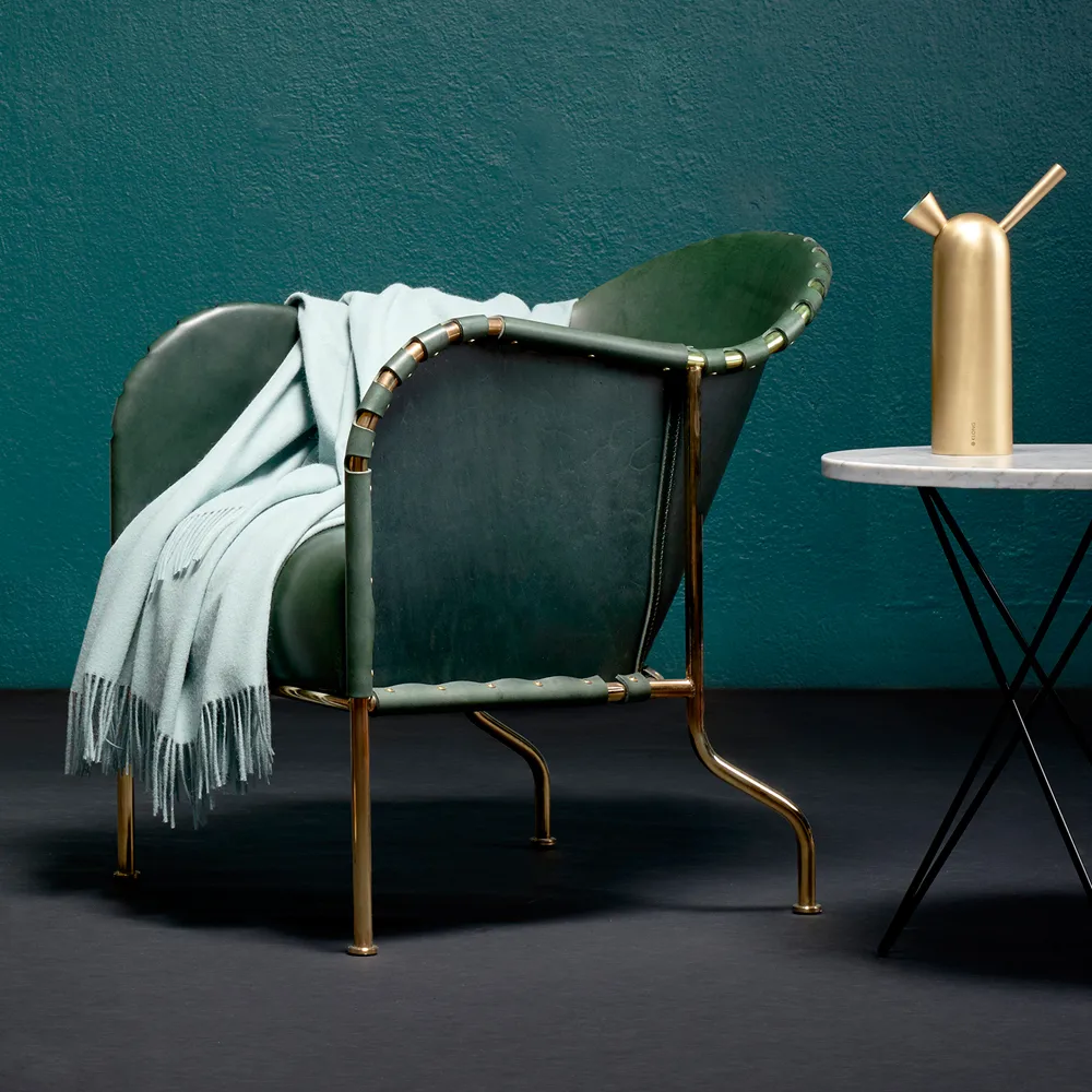 Butaca Bruno, Cuero de grano completo verde botella - base de latón Källemo