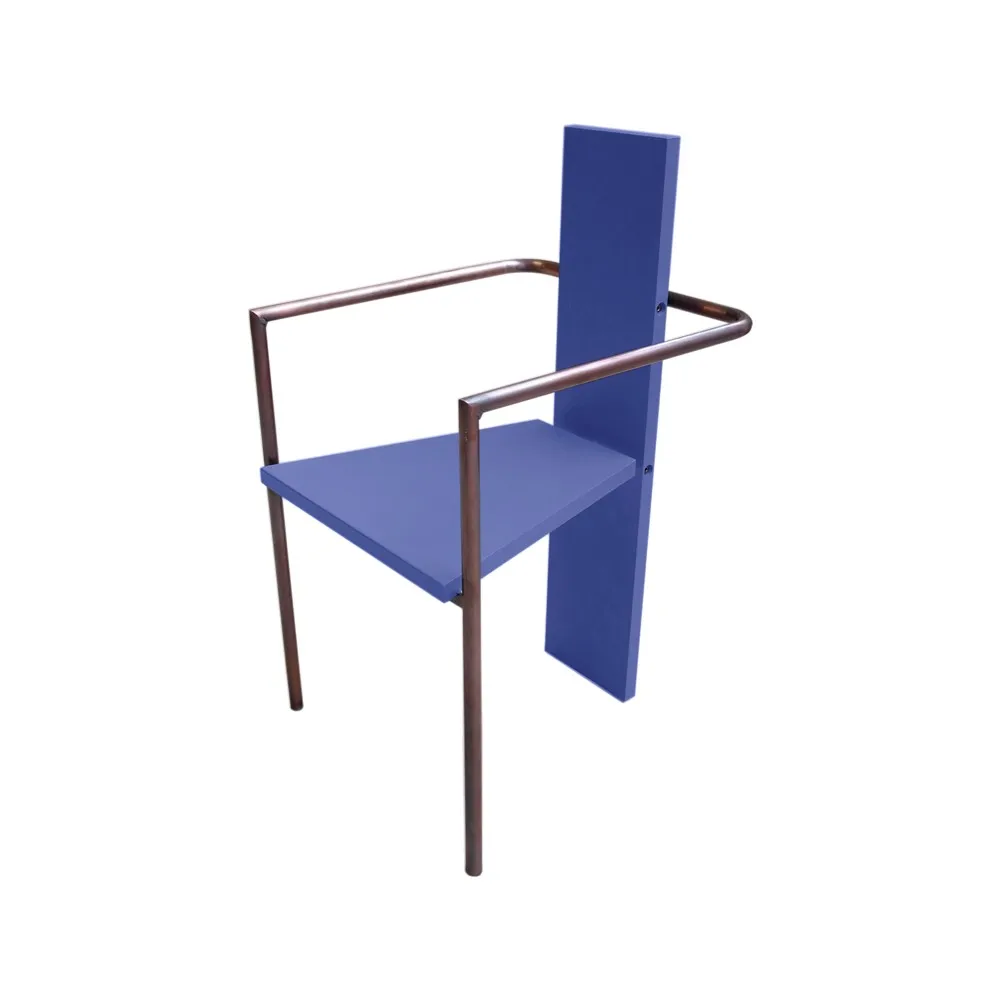Silla con reposabrazos Concrete, Base azul con acabado cobrizo Källemo