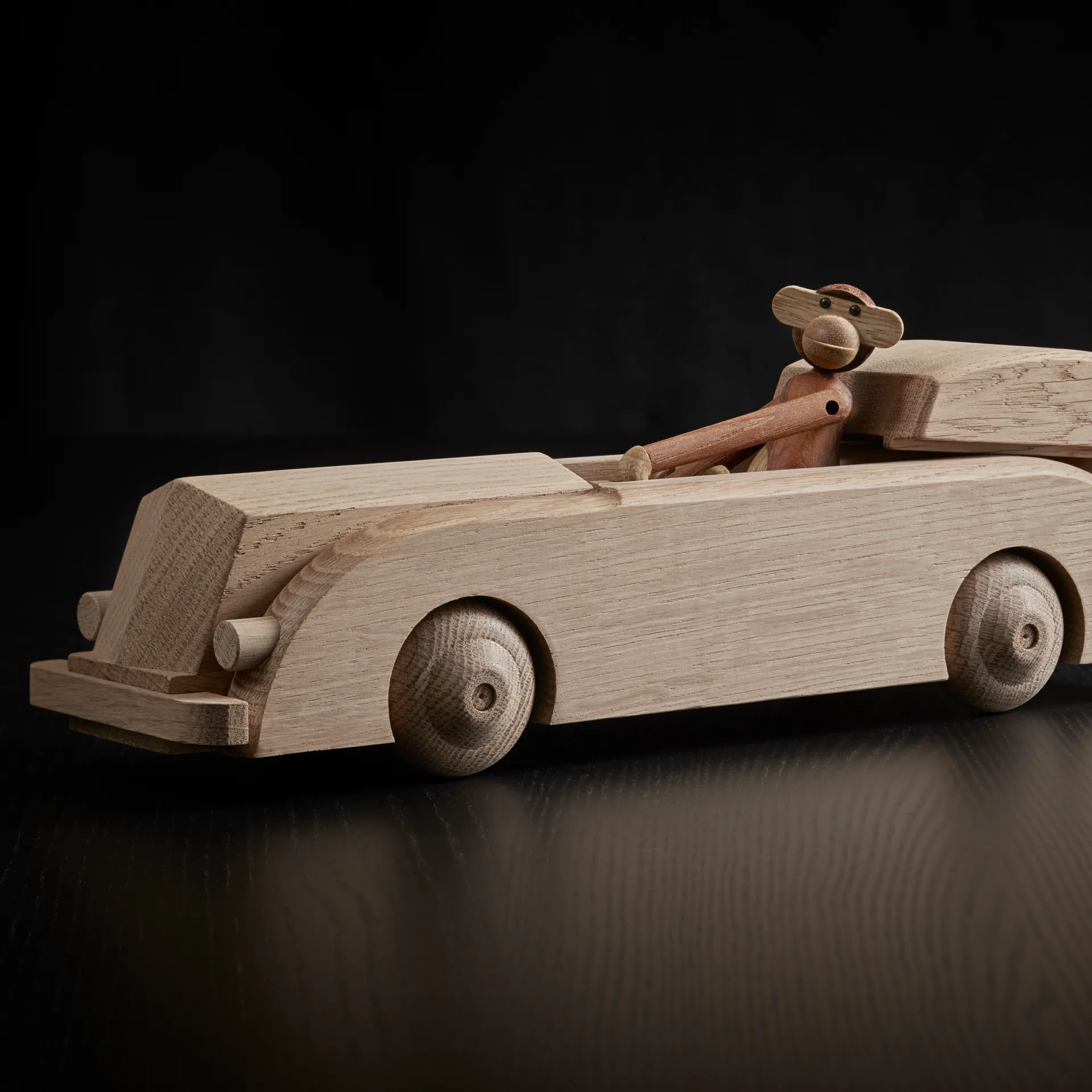 Figura Kay Bojesen Limusina grande, roble Kay Bojesen Denmark