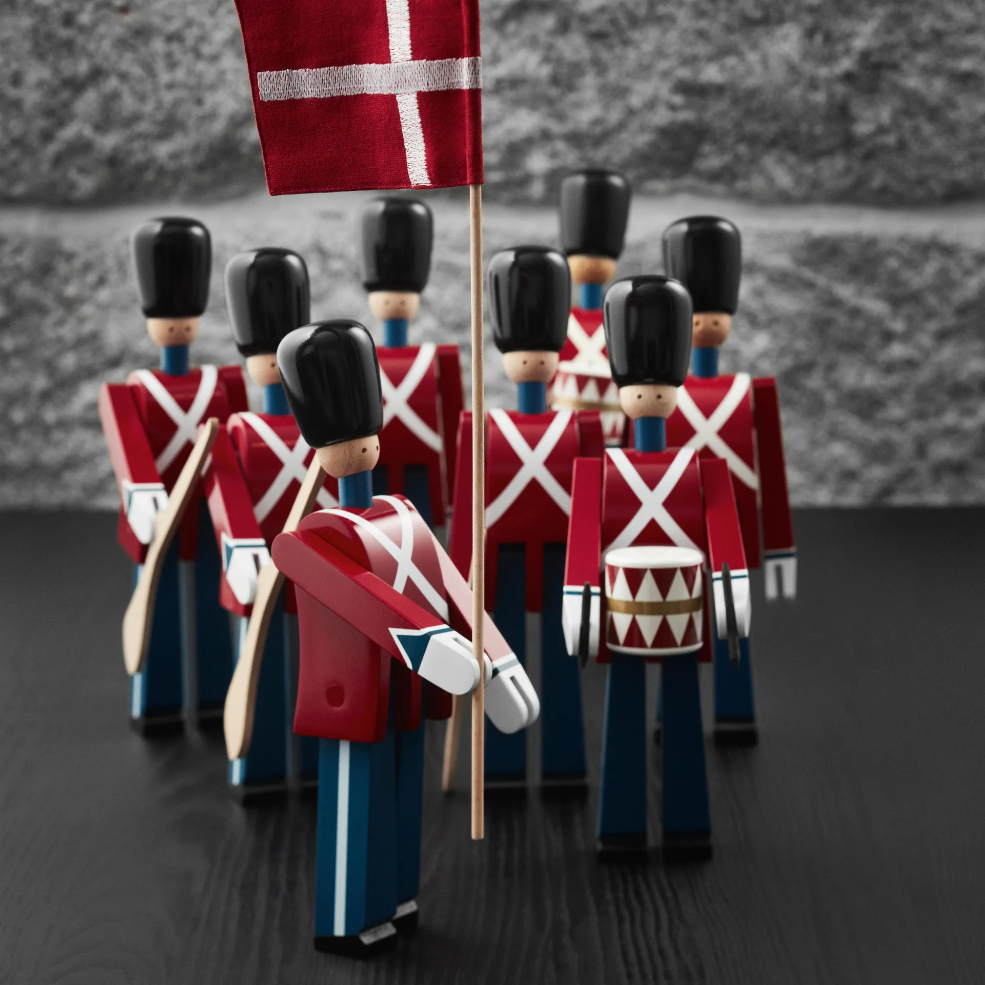 Figura soldado con bandera textil Kay Bojesen, 29,5 cm Kay Bojesen Denmark