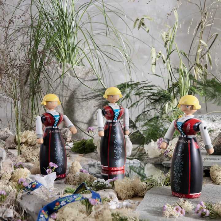 Kay Bojesen mujer en traje folclórico noruego, negro-rojo-blanco Kay Bojesen Denmark