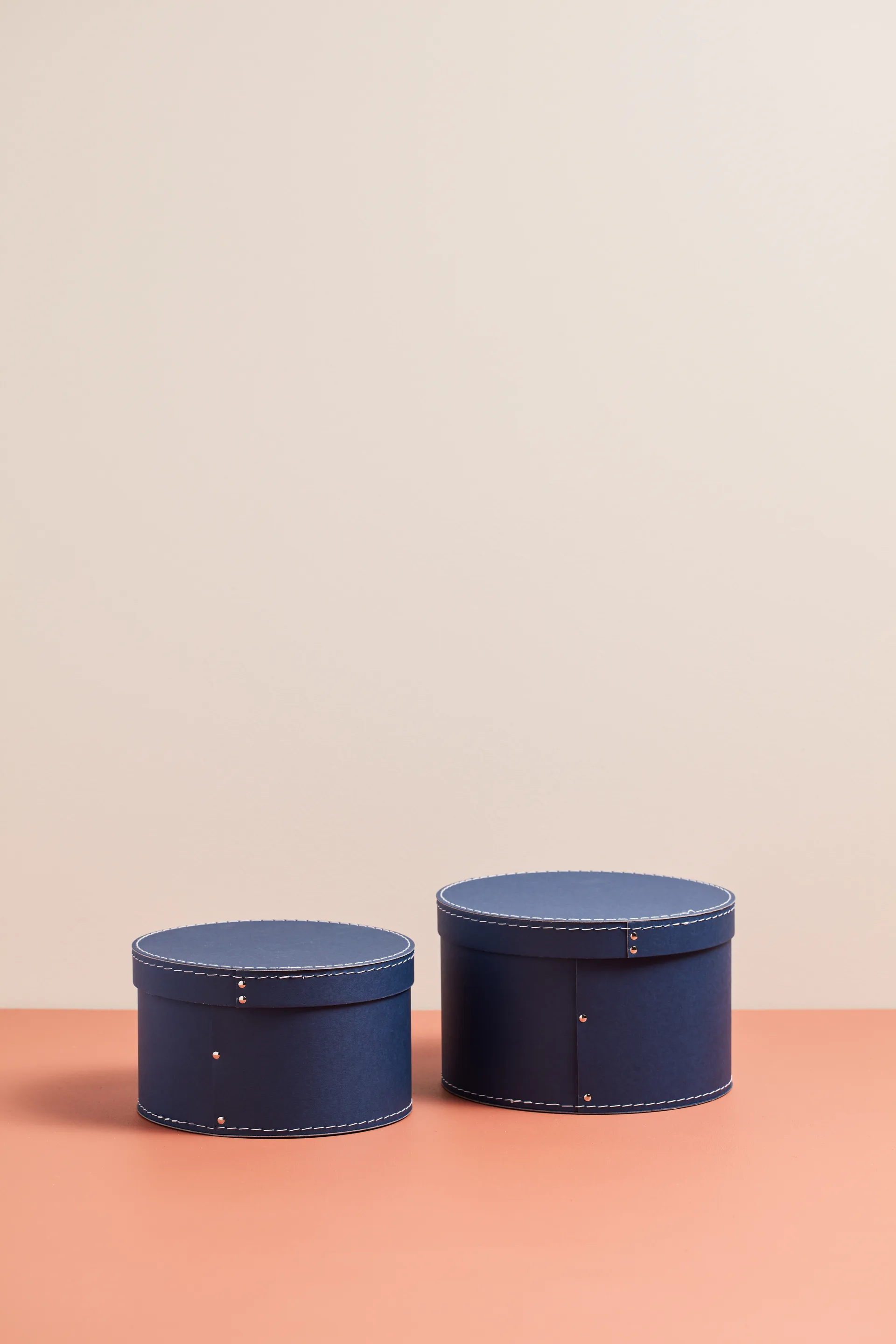 2 Cajas de almacenaje redondas Kid's Base, Azul oscuro Kid's Concept