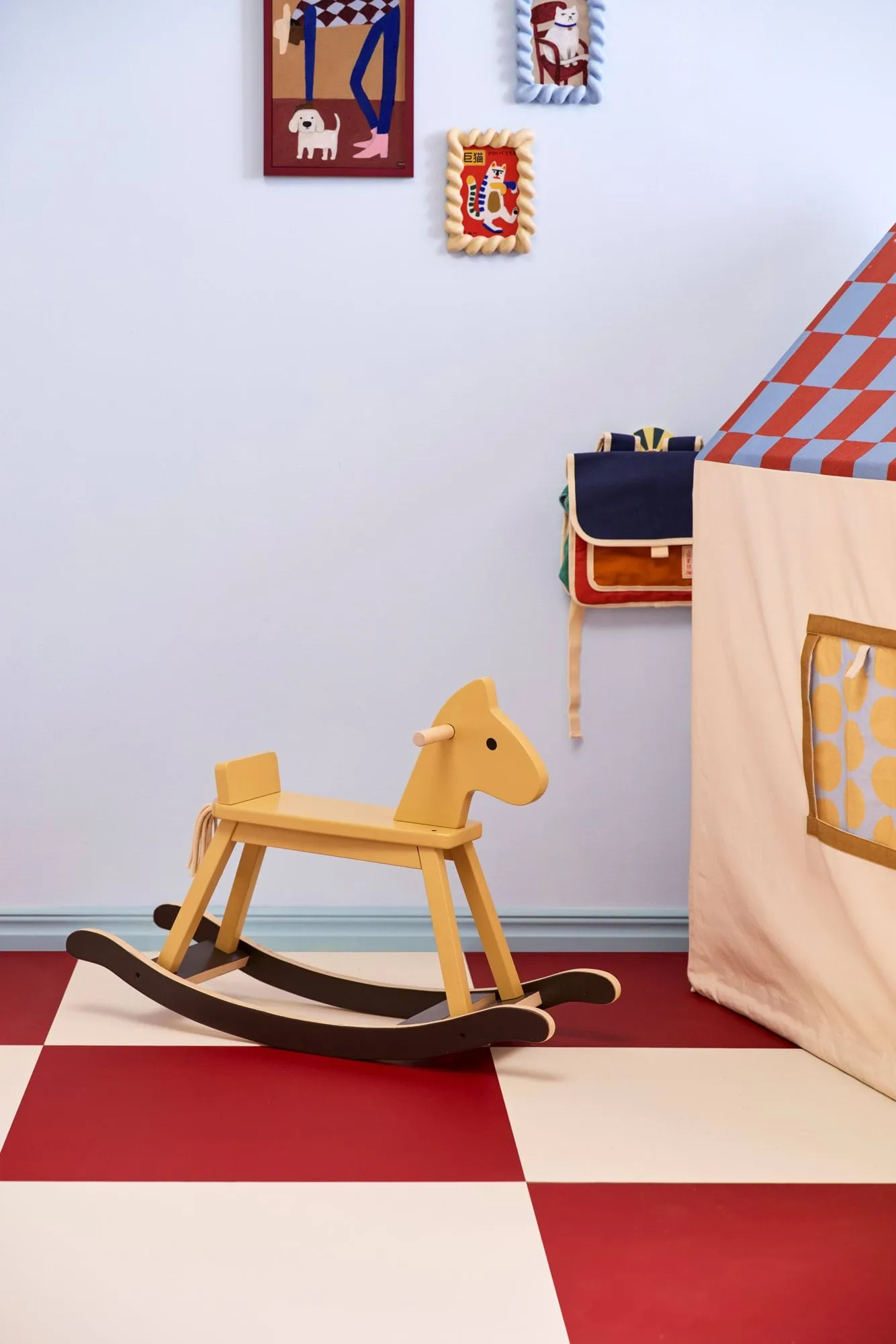 Caballo balancín Kid's Concept, Amarillo miel Kid's Concept
