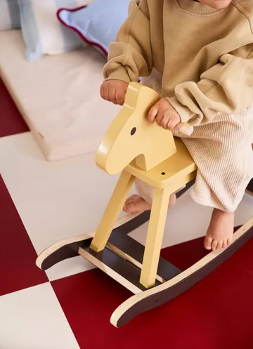 Caballo balancín Kid's Concept - Amarillo miel - Kid's Concept