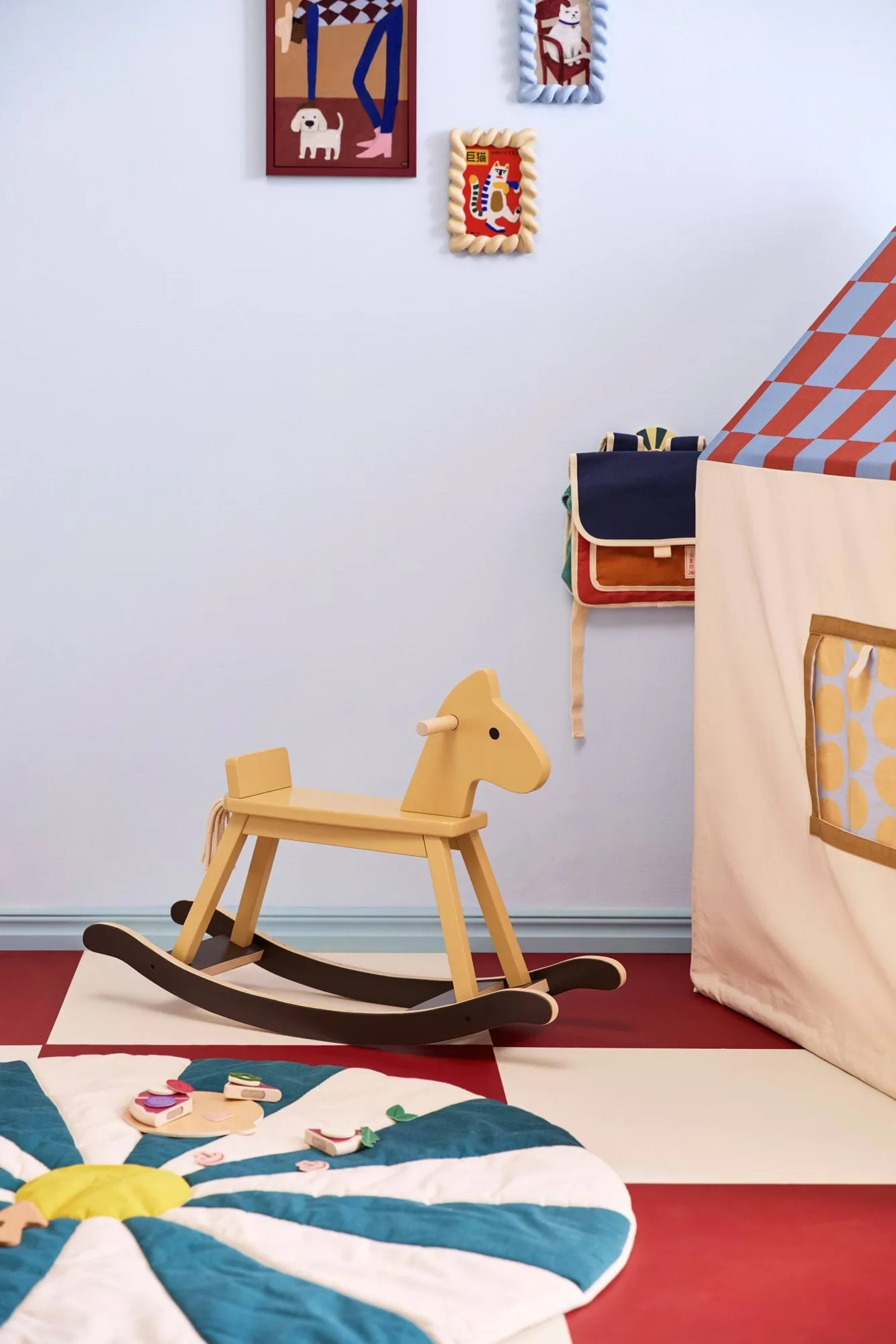Caballo balancín Kid's Concept, Amarillo miel Kid's Concept