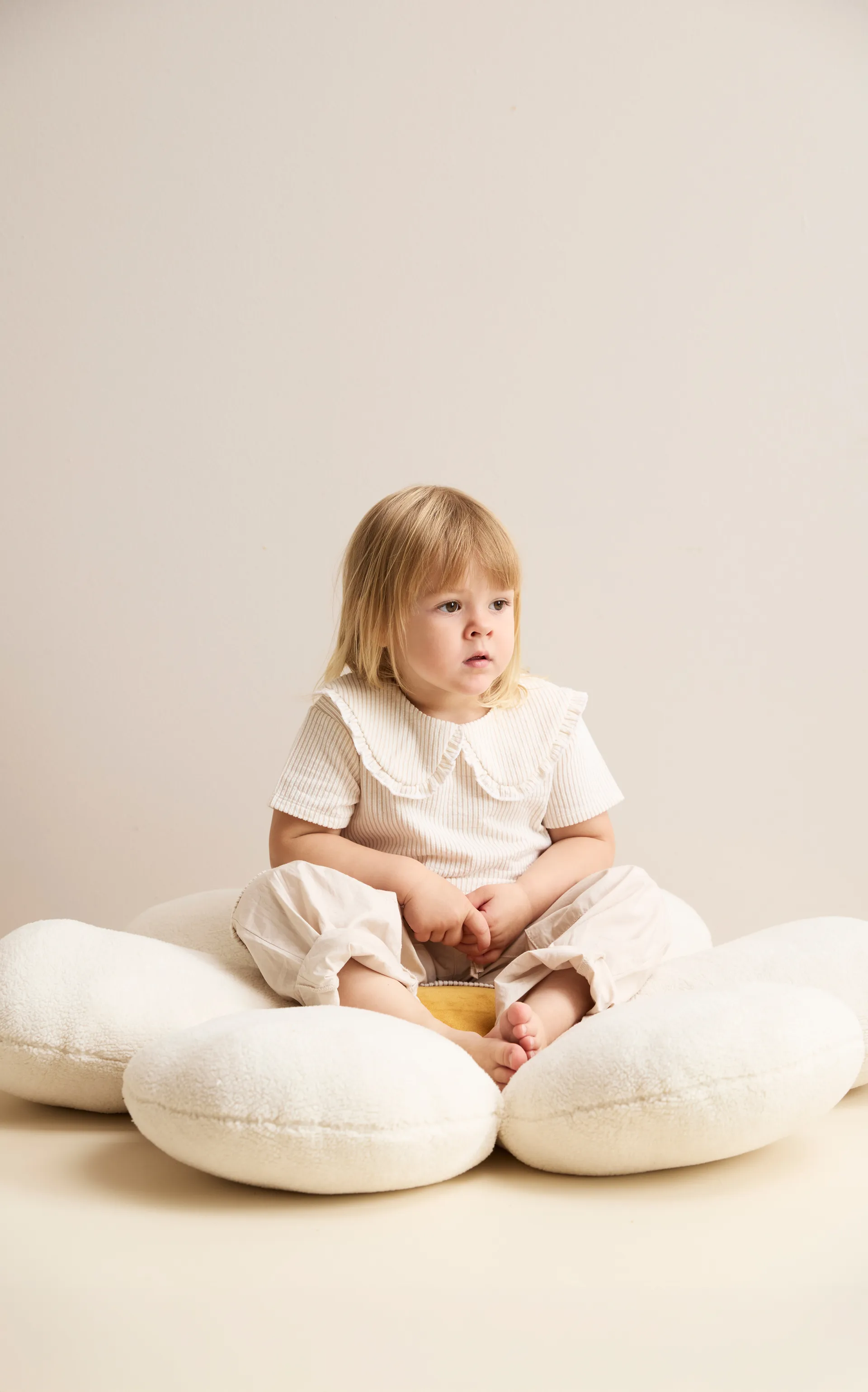 Cojín de suelo Blomma, Blanco natural, Ø100 × 15 cm Kid's Concept