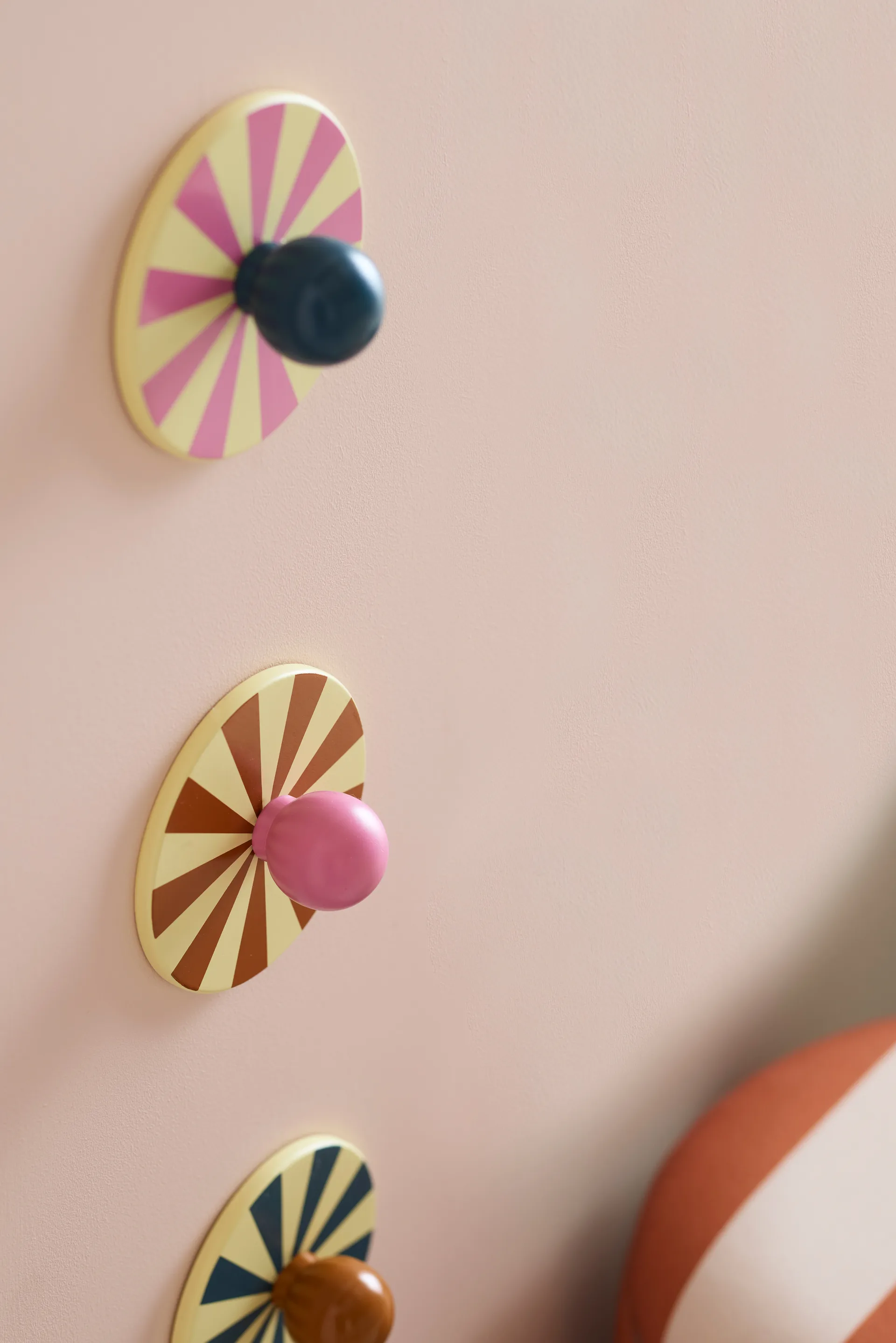 Gancho Cirkus, 3 piezas, Multicolor, Ø10 × 4,4 cm Kid's Concept