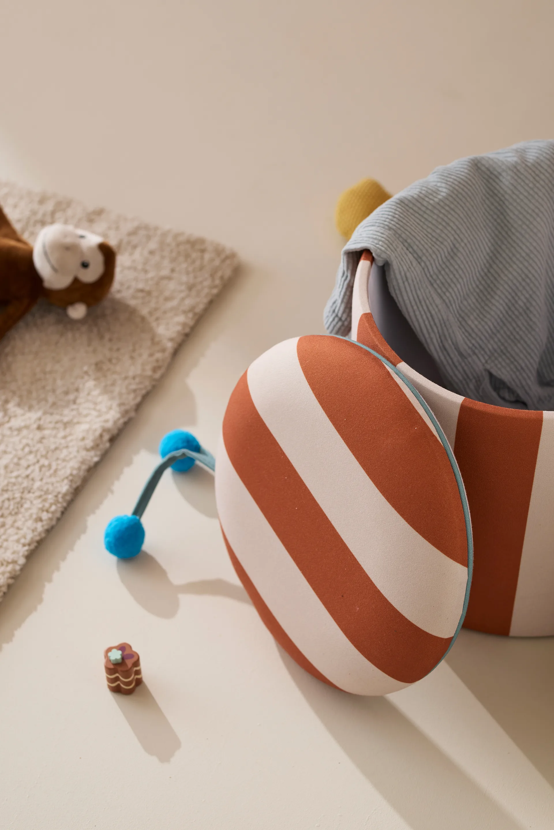 Puf cilíndrico con almacenaje, Marrón, Ø40 × 30,5 cm Kid's Concept