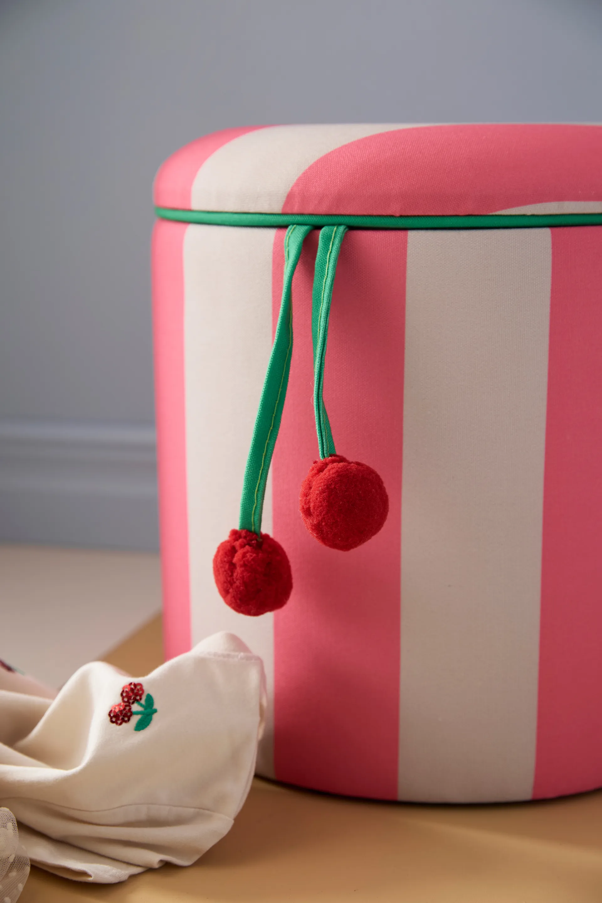 Puf cilíndrico con almacenaje, Rosa, Ø40 × 30,5 cm Kid's Concept