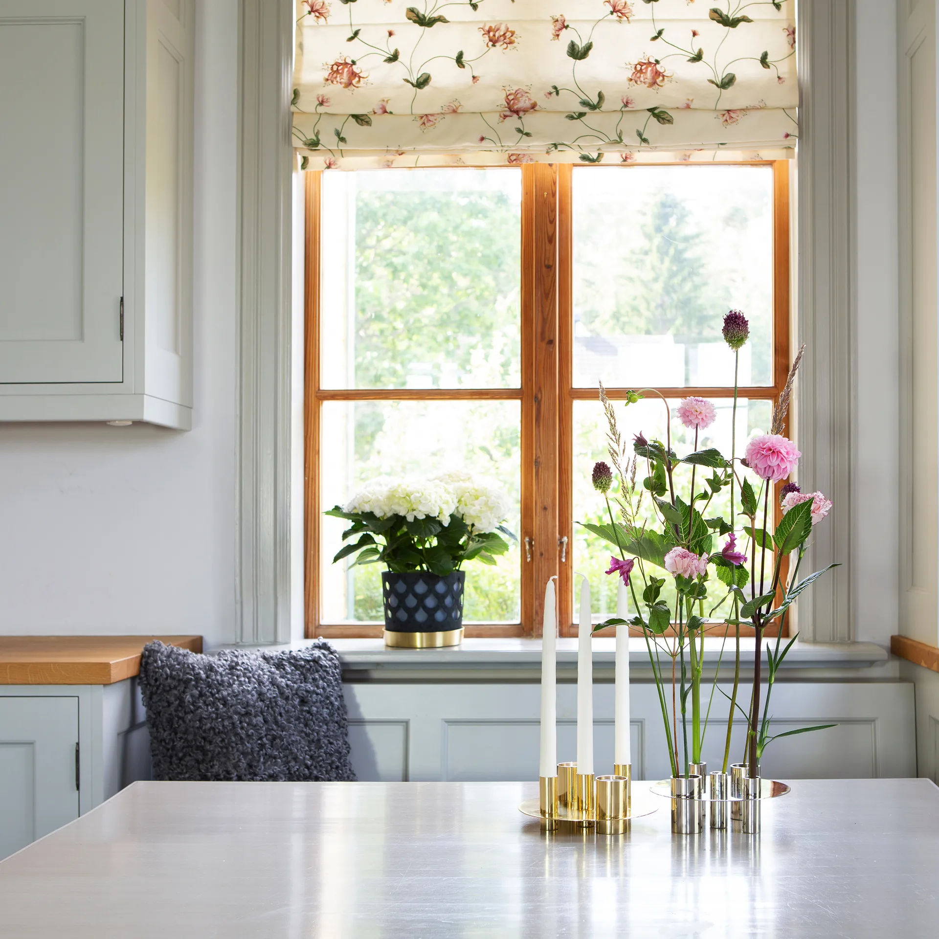 Candelabro Awa, latón KLONG