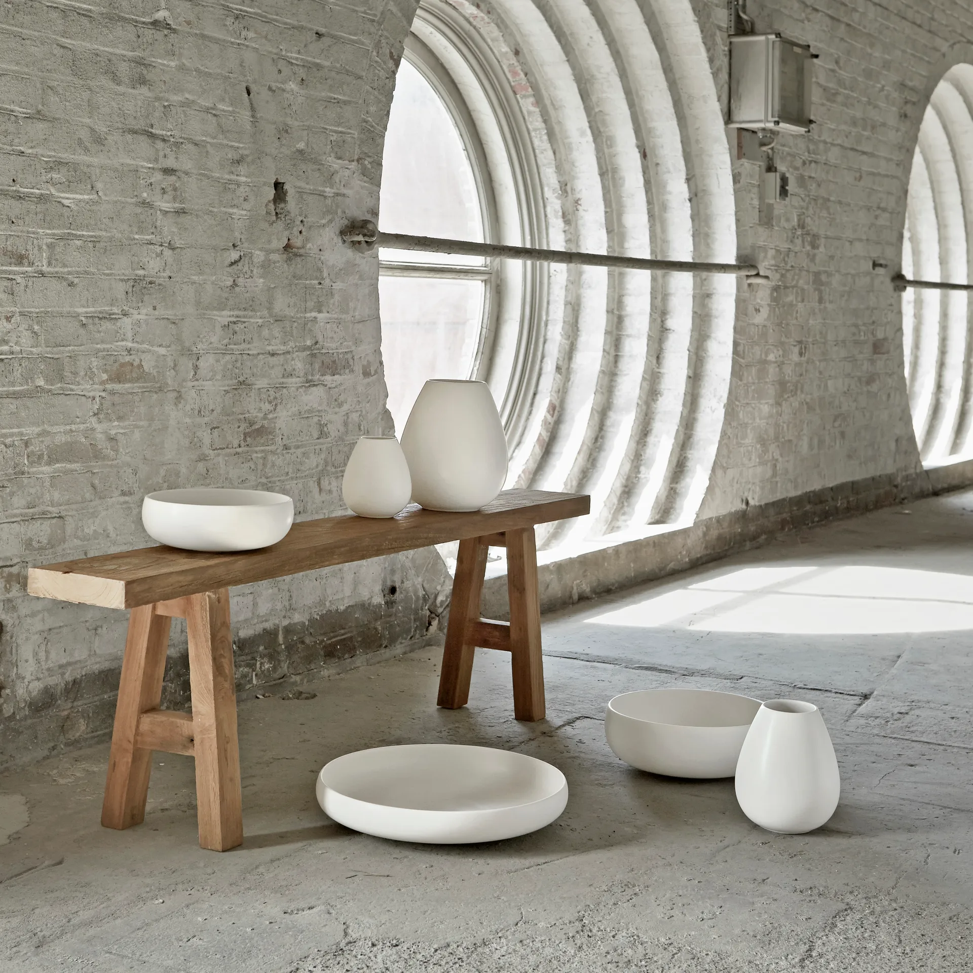 Bol Earth 30 cm, piedra de cal-blanco Knabstrup Keramik