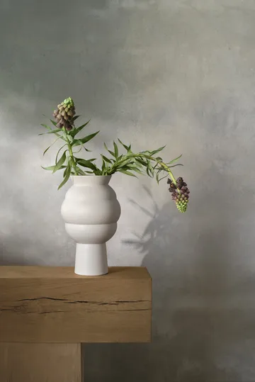 Jarrón Tortus Archie nº 4, 37 cm - Blanco - Knabstrup Keramik