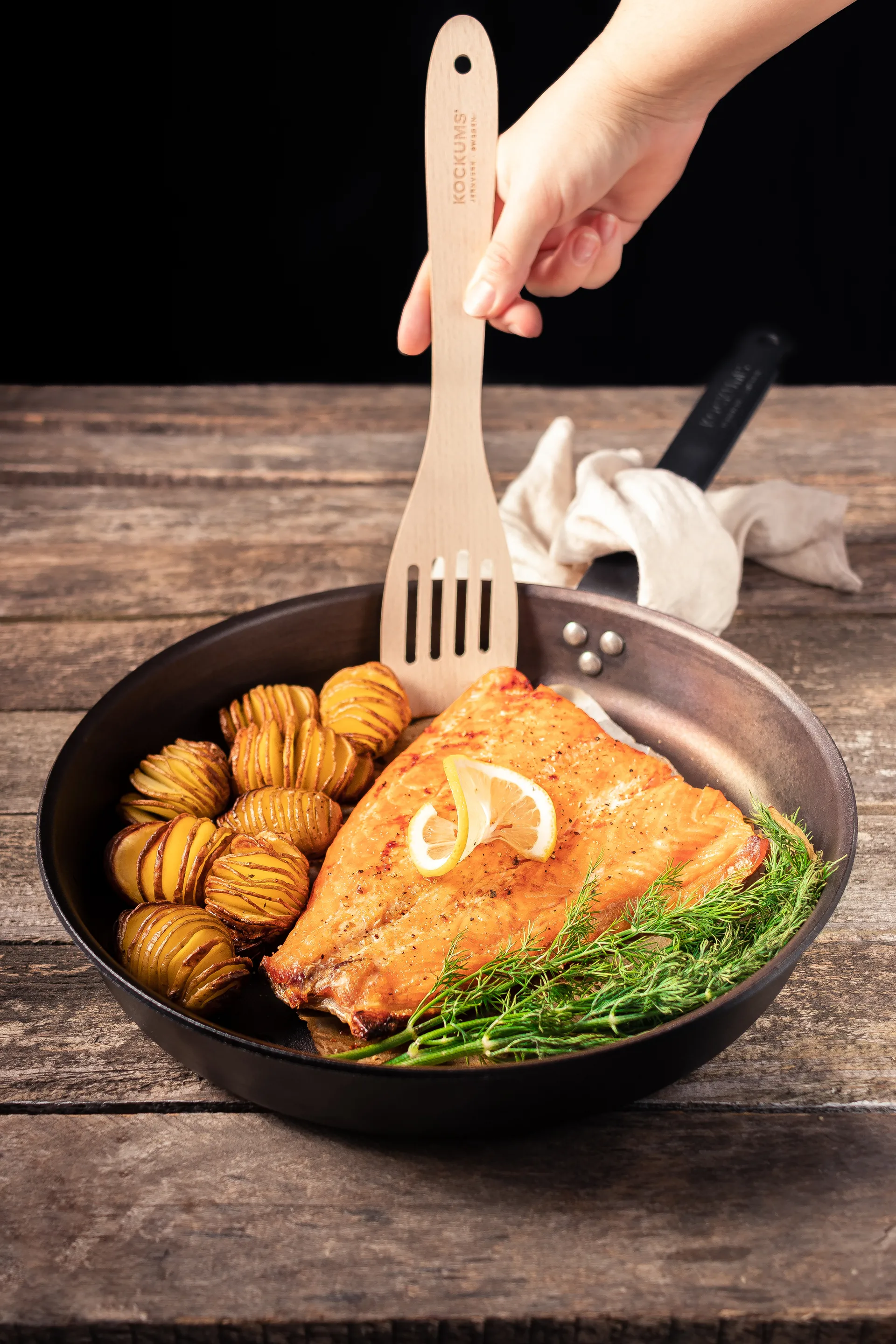 Espátula con agujeros Kockums 30 cm, haya Kockums Jernverk