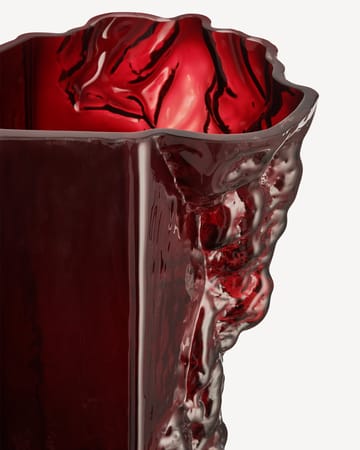 Jarrón Rocky Baroque 35 cm - Oxblood - Kosta Boda