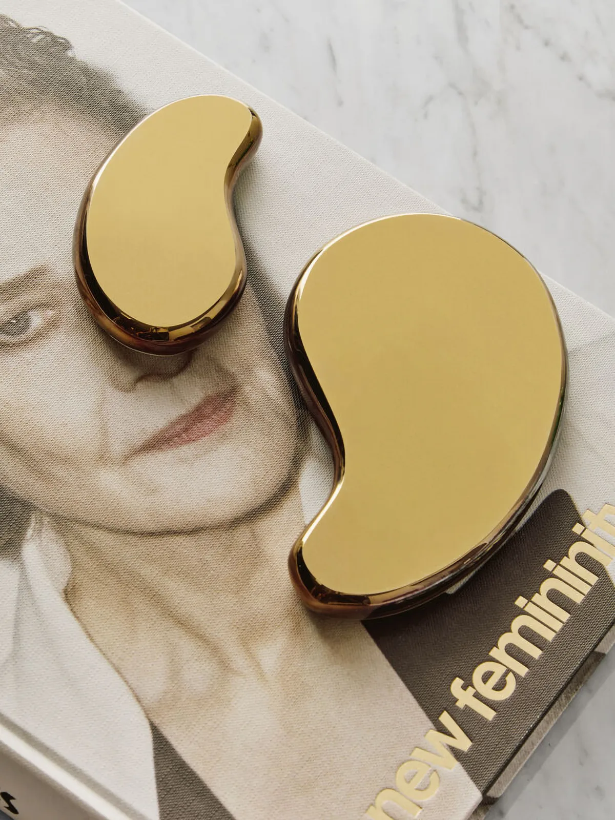 Objeto decorativo Tears of joy 2 piezas, Dorado Kosta Boda