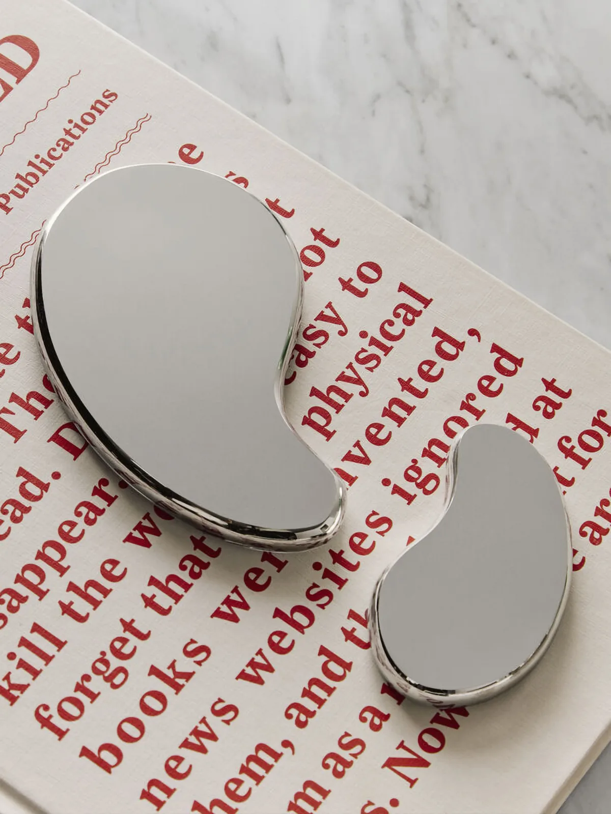 Objeto decorativo Tears of joy 2 piezas, Plateado Kosta Boda