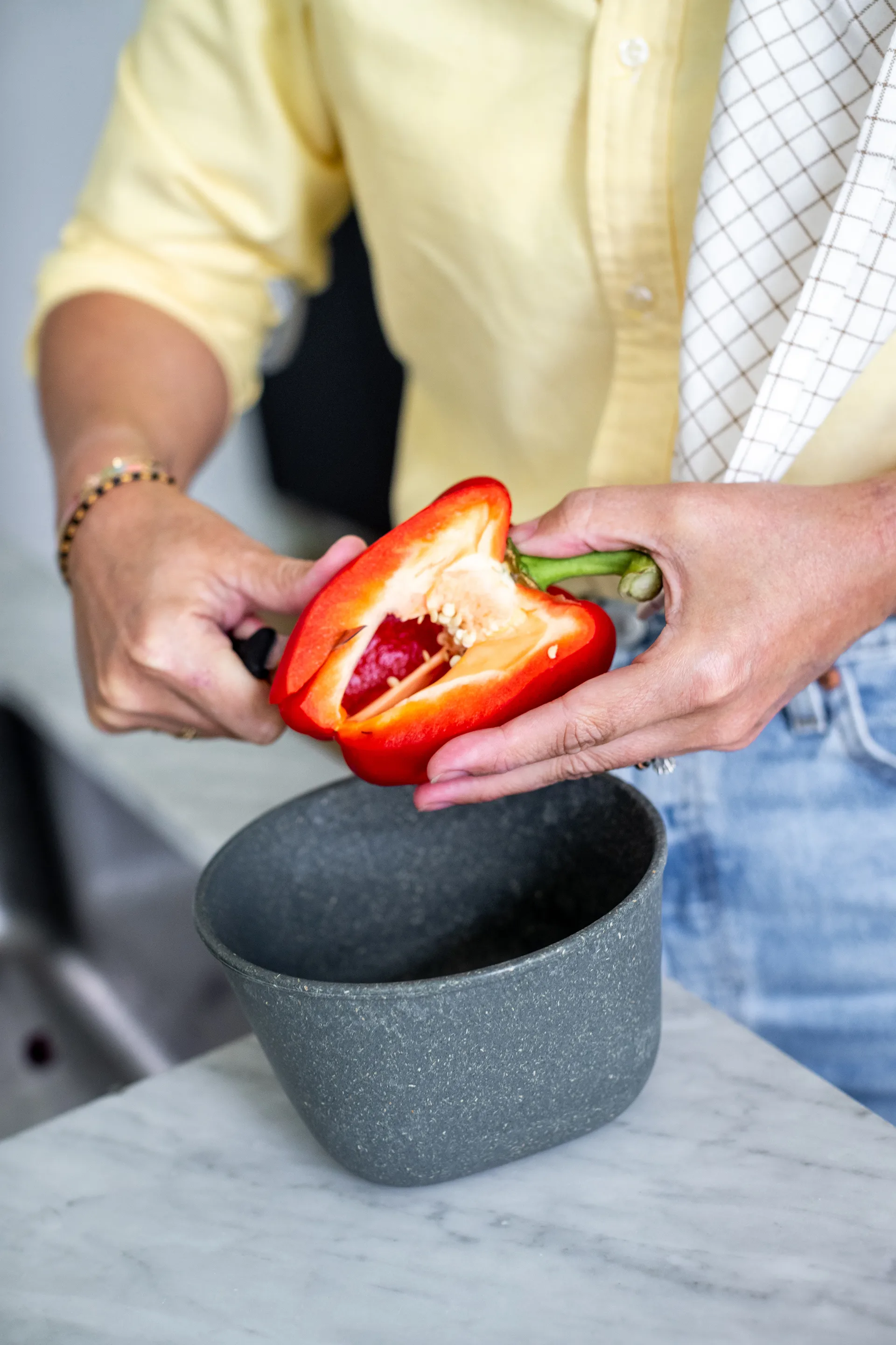 Cuenco Connect con tapa 1 L, termoplástico biocircular, Nature ash grey Koziol