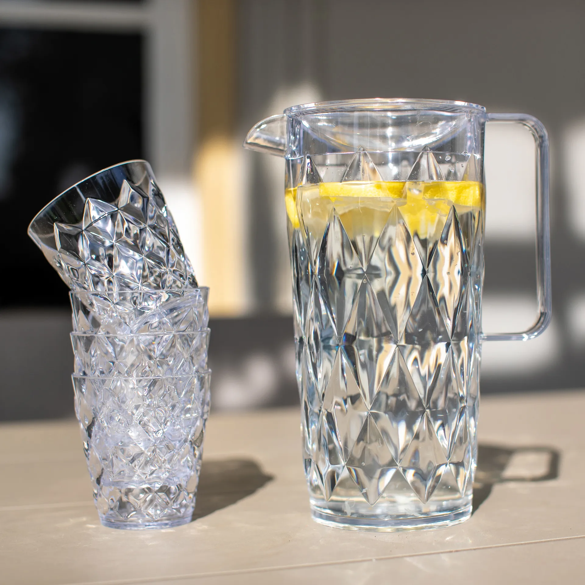 Jarra Crystal incl. 4 vasos, Cristal claro Koziol
