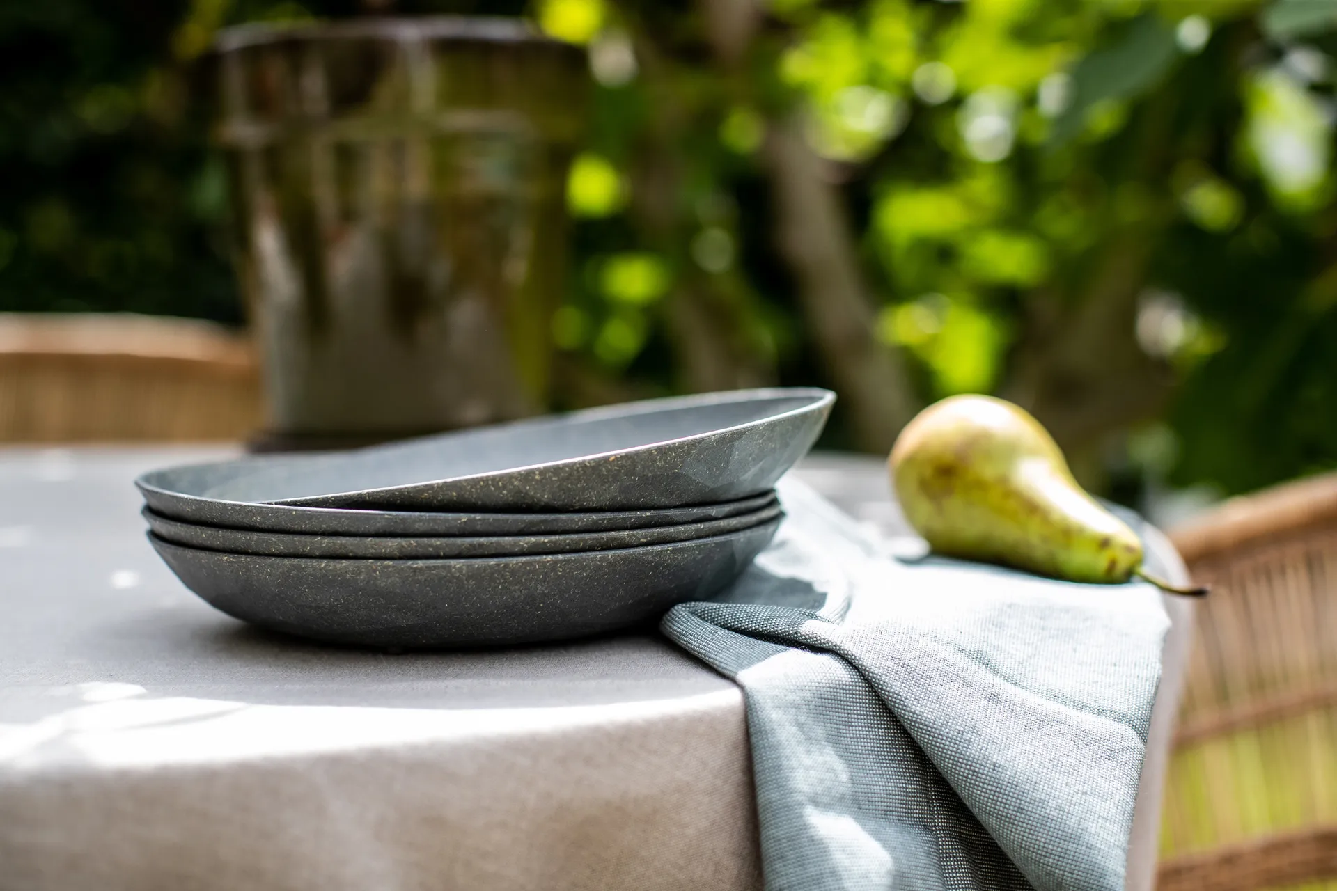 Plato hondo Club Ø22 cm, 4-pack termoplástico biocircular, Nature ash grey Koziol