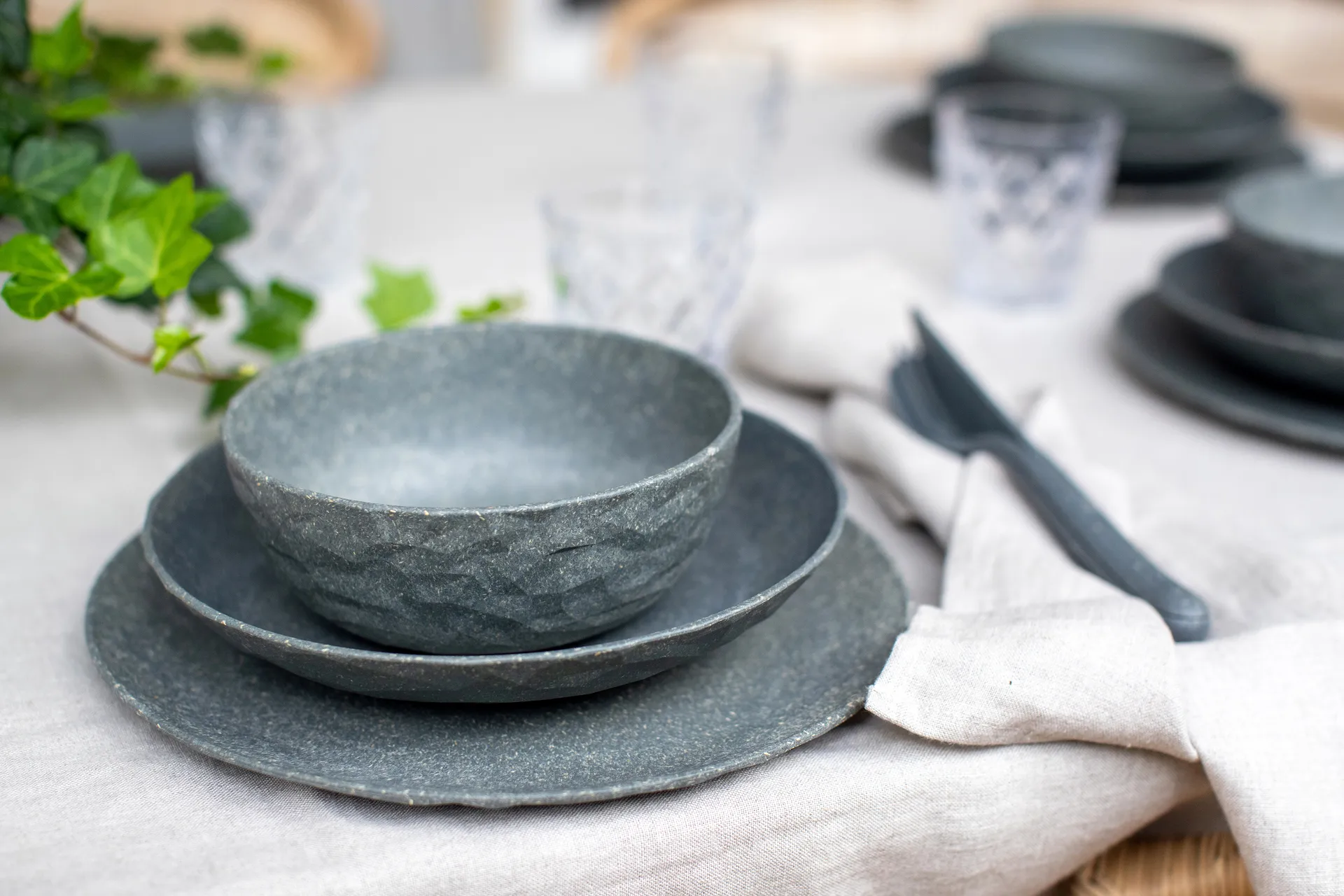 Plato hondo Club Ø22 cm, 4-pack termoplástico biocircular, Nature ash grey Koziol