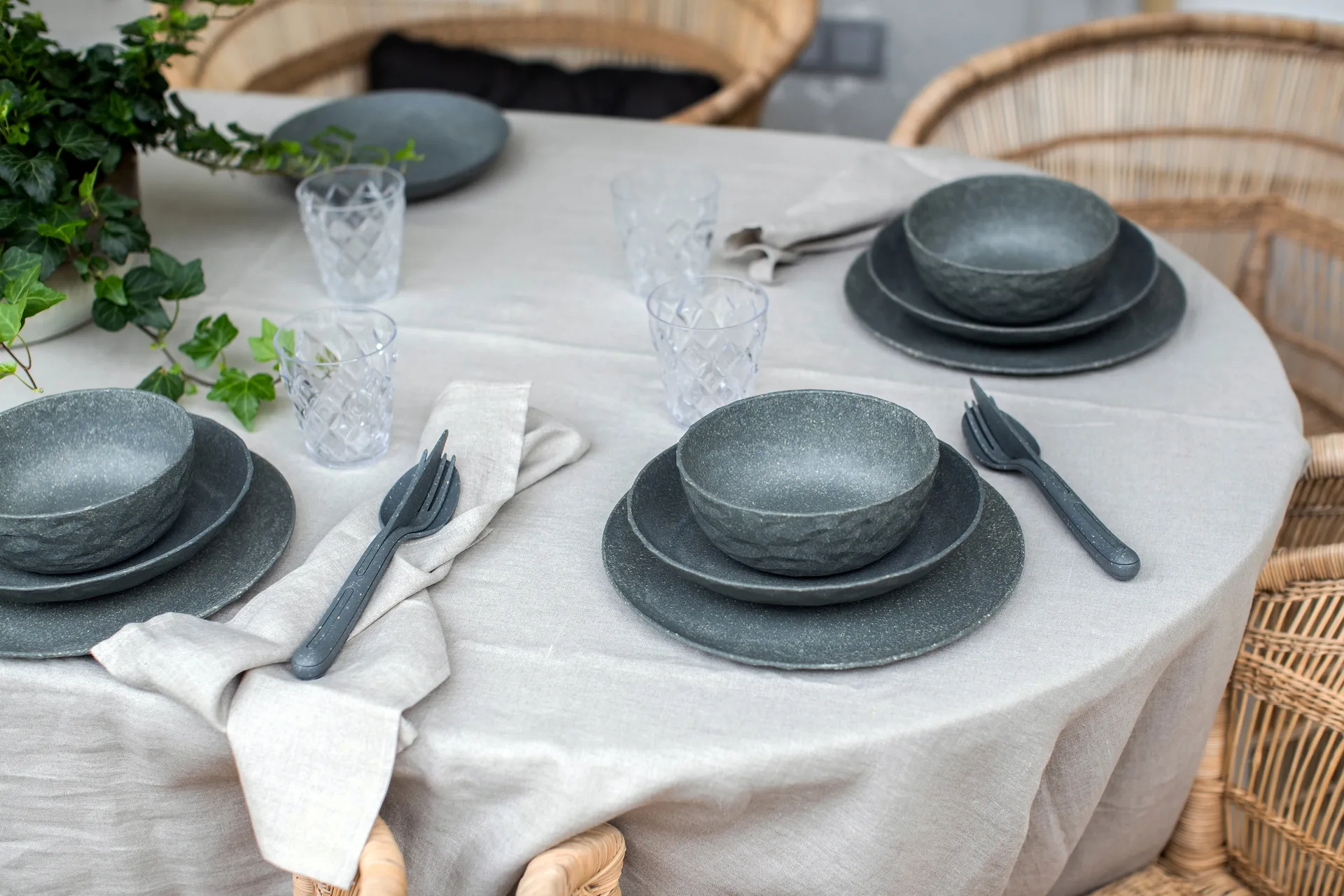 Plato hondo Club Ø22 cm, 4-pack termoplástico biocircular, Nature ash grey Koziol