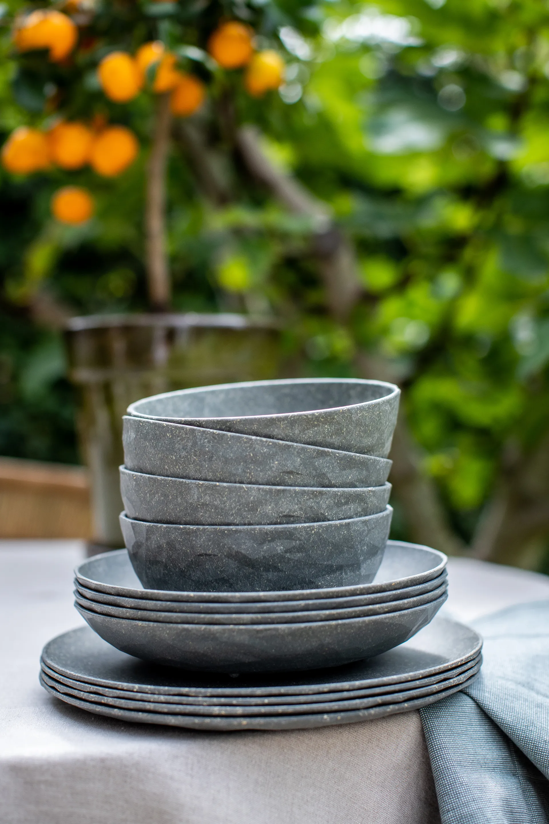 Plato hondo Club Ø22 cm, 4-pack termoplástico biocircular, Nature ash grey Koziol