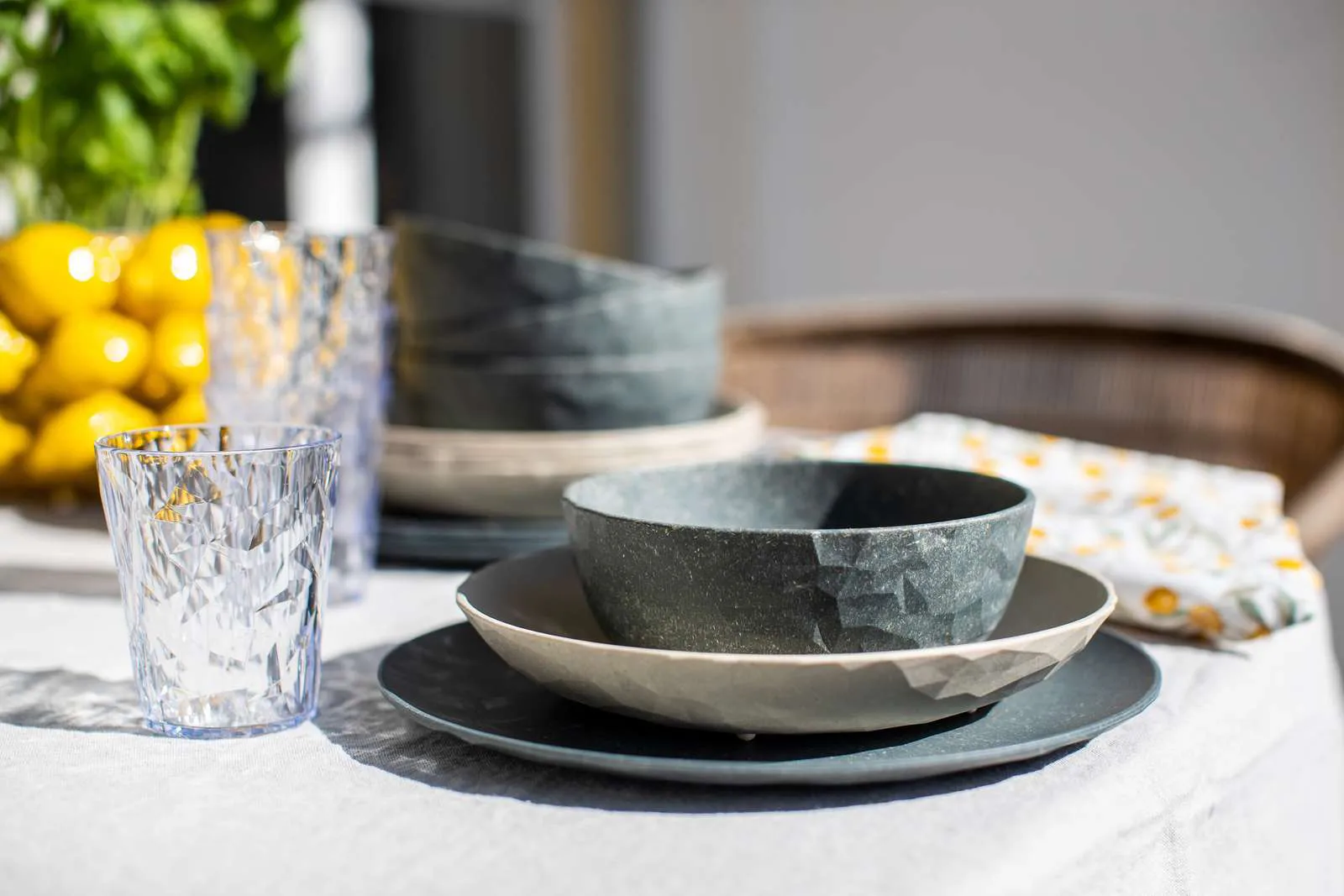 Vajilla Club Göteborg 16 piezas, termoplástico biocircular, Multi Koziol